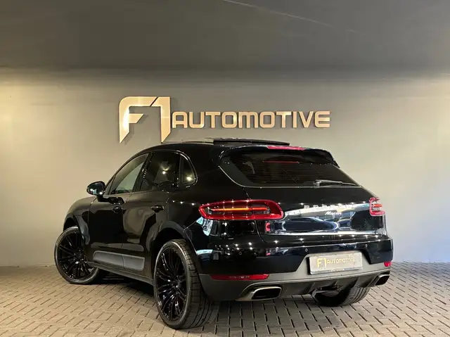 Porsche Macan view 8