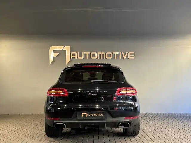 Porsche Macan view 11