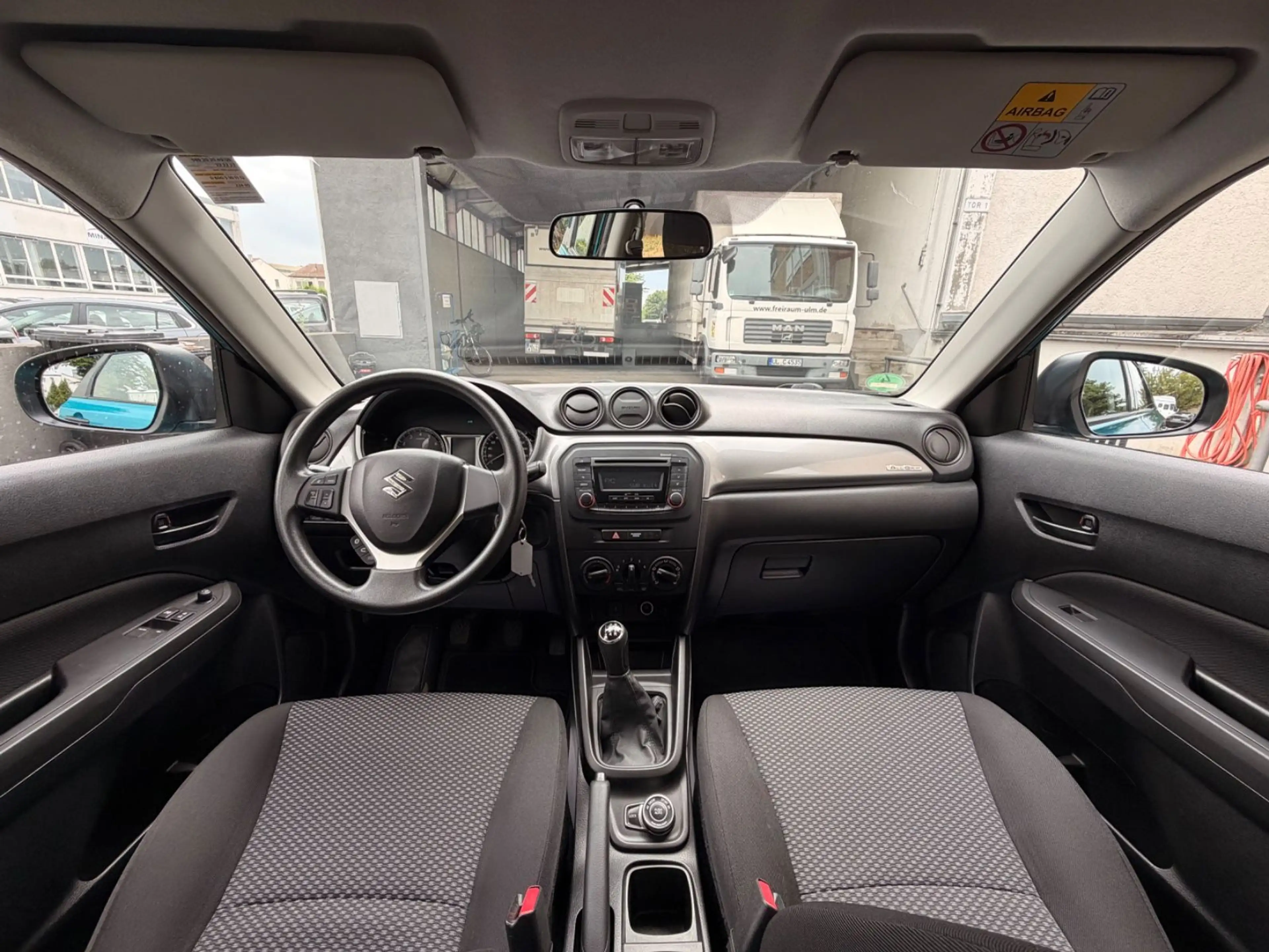 Suzuki Vitara 1.6 4x4 SHZ Kamera Abstandtemp. AHK — photo 14