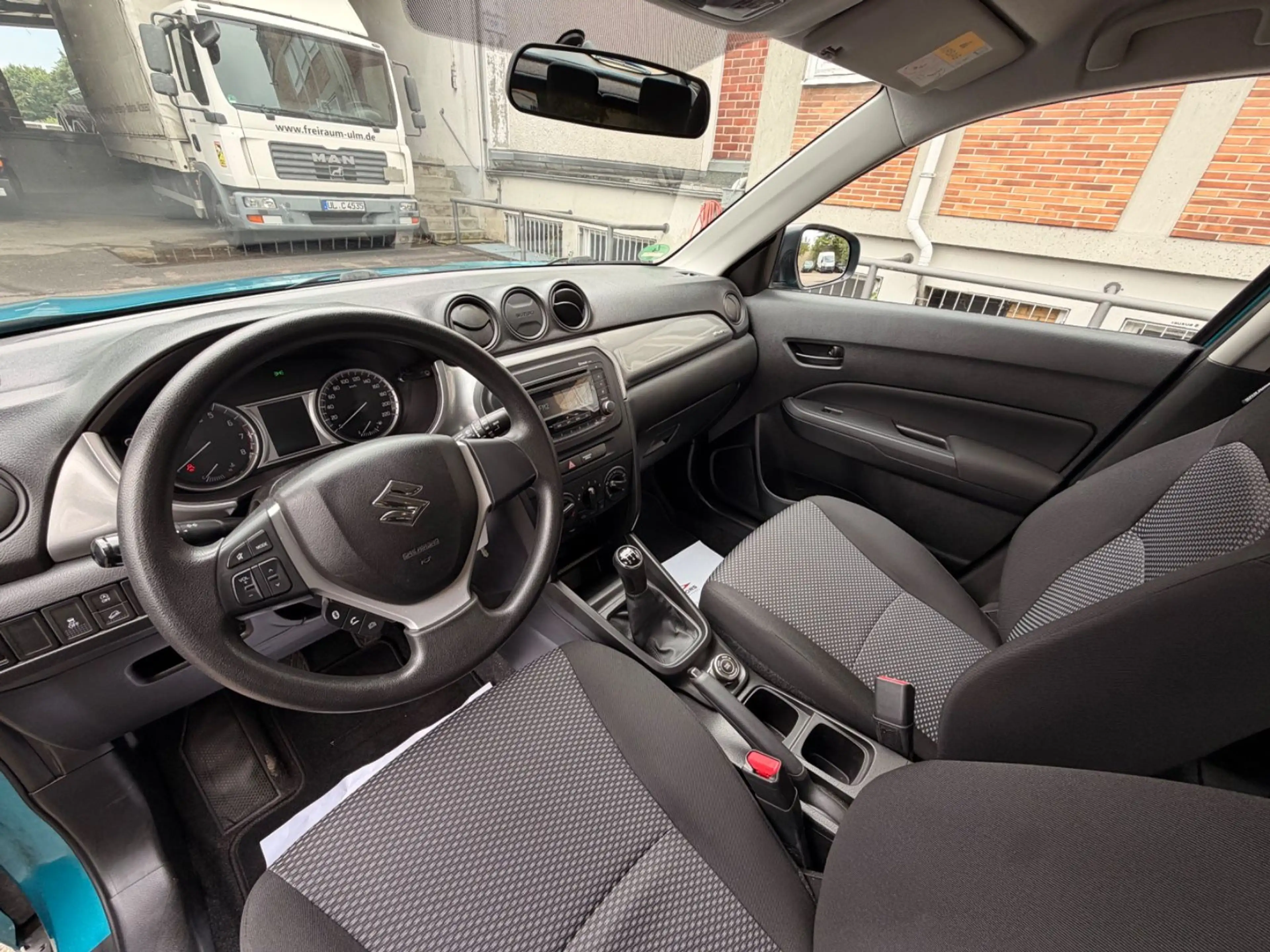 Suzuki Vitara 1.6 4x4 SHZ Kamera Abstandtemp. AHK — photo 13