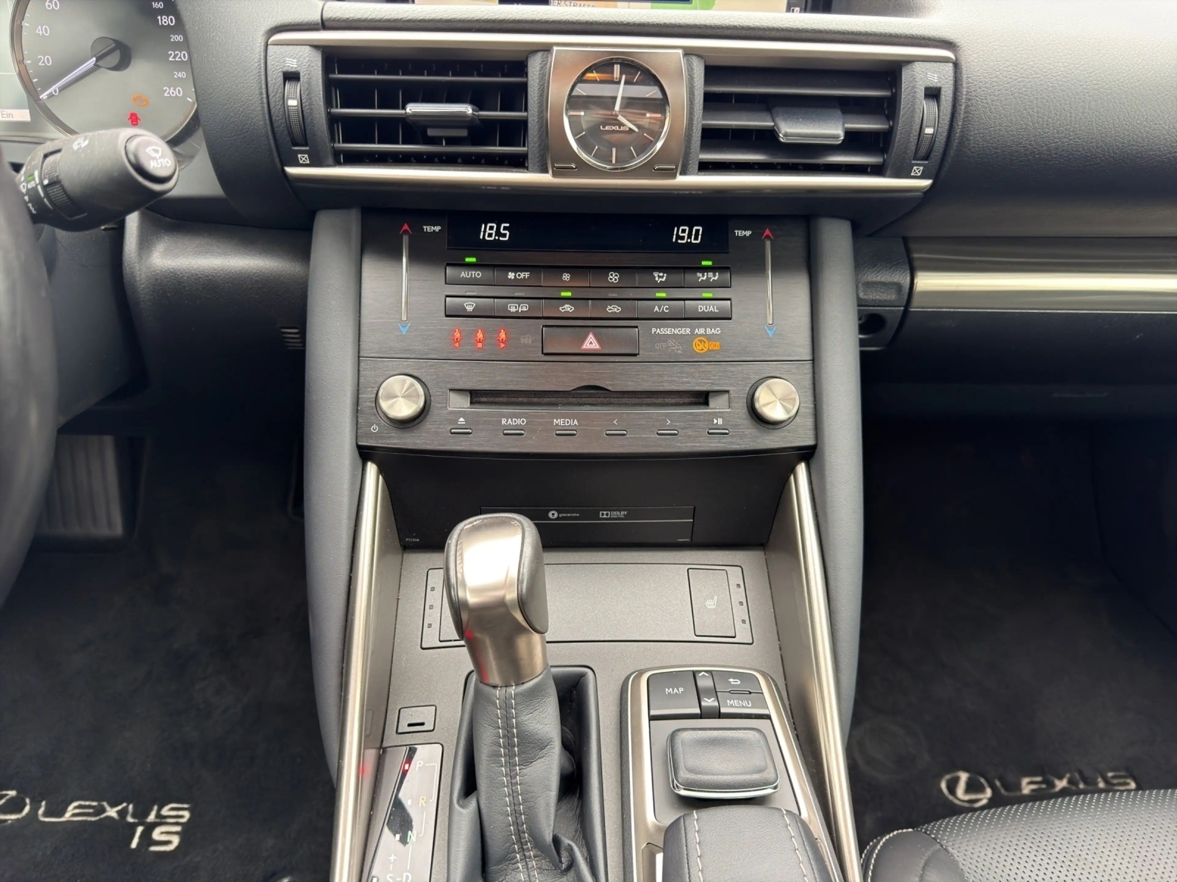 Lexus IS 300 h Executive SHZ*Kamera*Navi*PDC* — photo 14