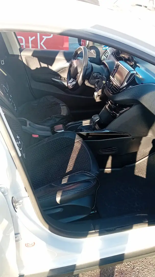 Peugeot 208 PureTech 110 Stop & Start EAT6 Allure - 1