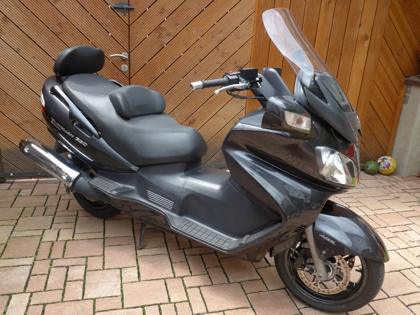 Suzuki Burgman 650 Schwarz - 1