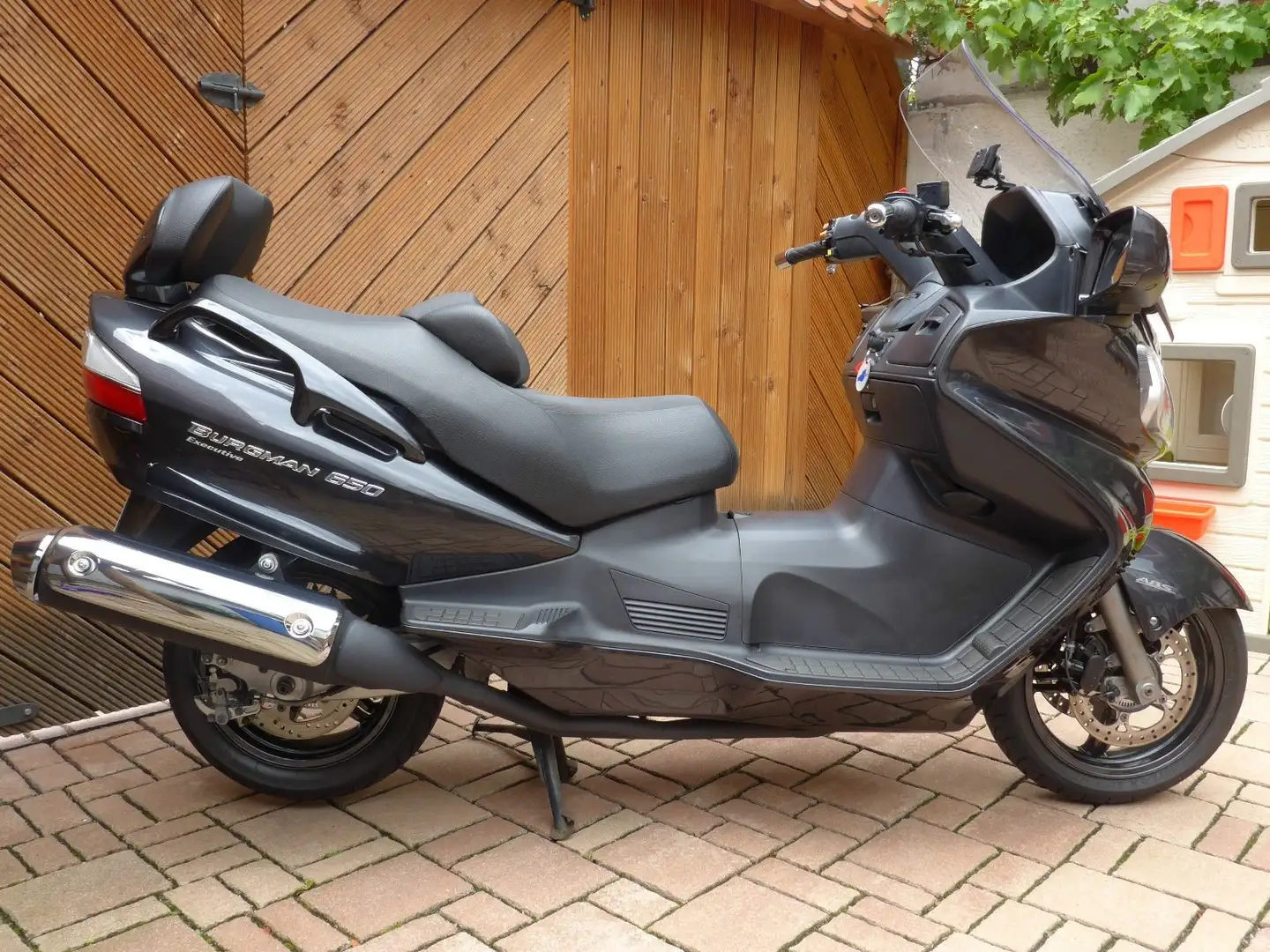 Suzuki Burgman 650 Schwarz - 2