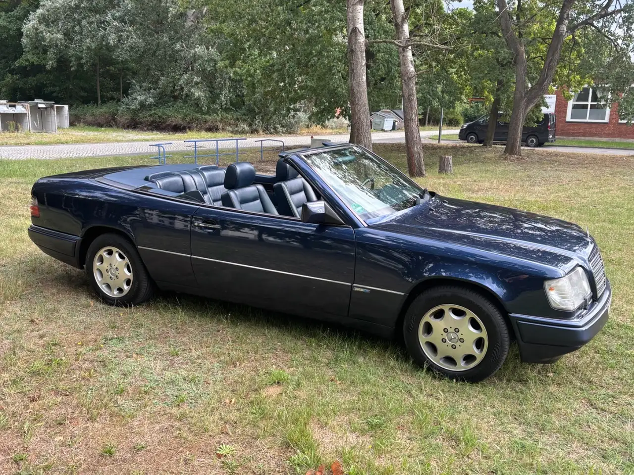 Mercedes-Benz E 220 Cabrio Sportline, 1. Hd, Scheckheft, Klima, foto 6