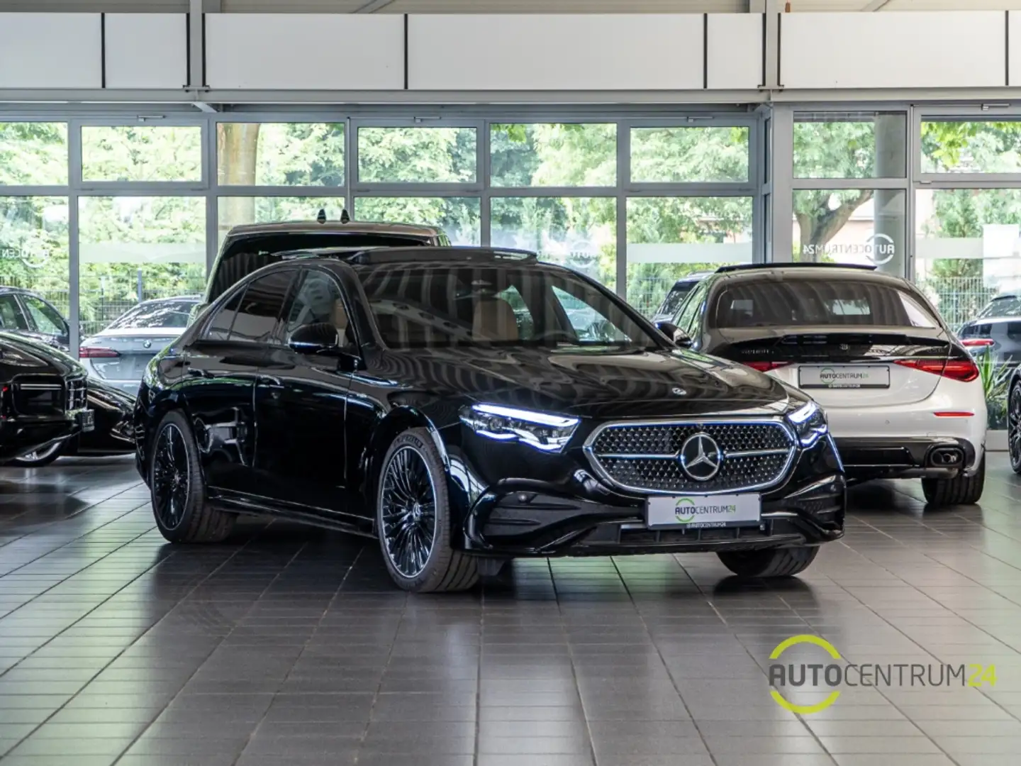 Mercedes-Benz E 300 de 4Matic AMG Premium+ Pano AHK 4Zones HUD Fekete - 1