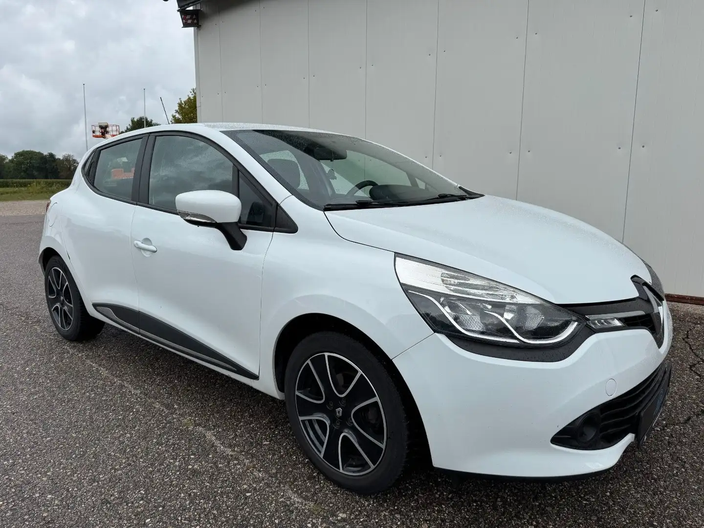 Renault Clio 1.5 dCi Dynamique *NAVI*TOUCH*KLIMA* Weiß - 2