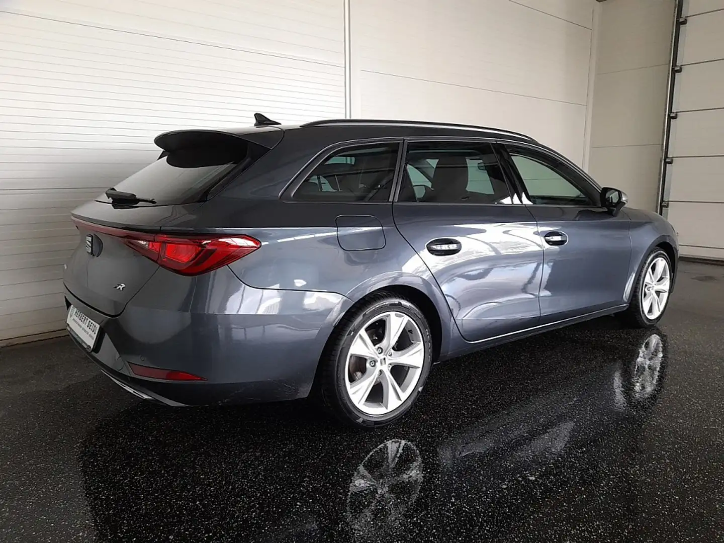 SEAT Leon ST FR-LINE 2,0 TDI DSG *LED / VIRTUELL / NAVI /... Grau - 2