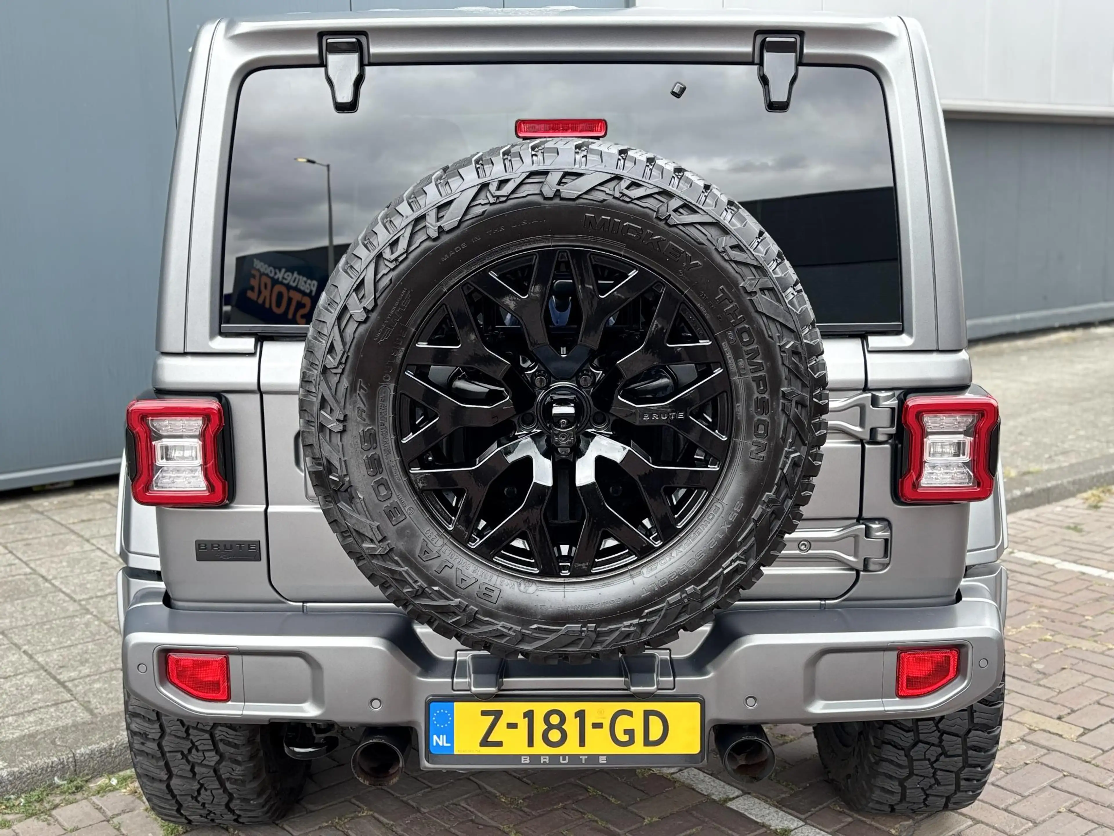 Jeep Wrangler BRUTE Sahara 4xe 380 | Lift kit | 20" | Verwarmde — photo 19