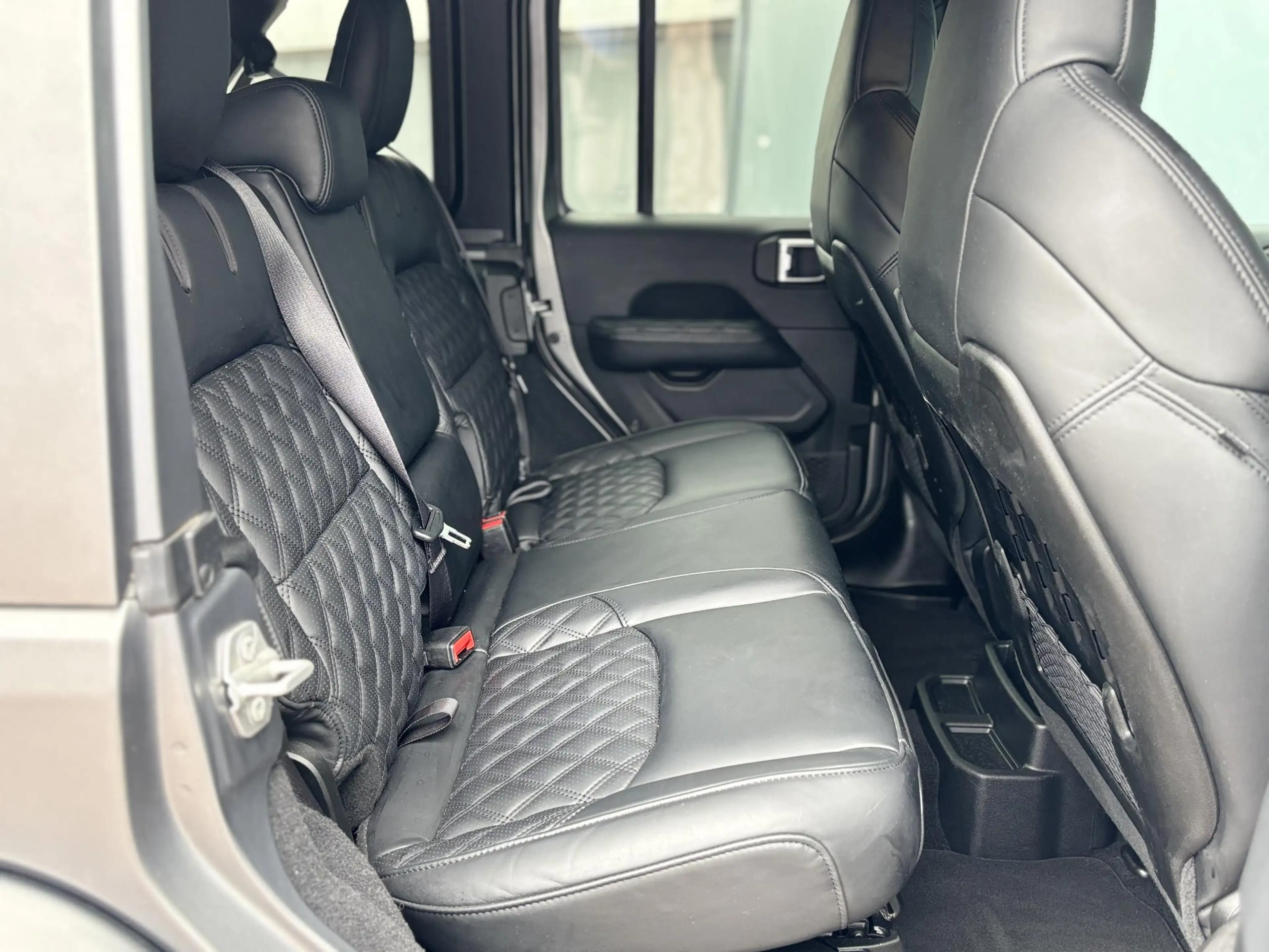 Jeep Wrangler BRUTE Sahara 4xe 380 | Lift kit | 20" | Verwarmde — photo 21