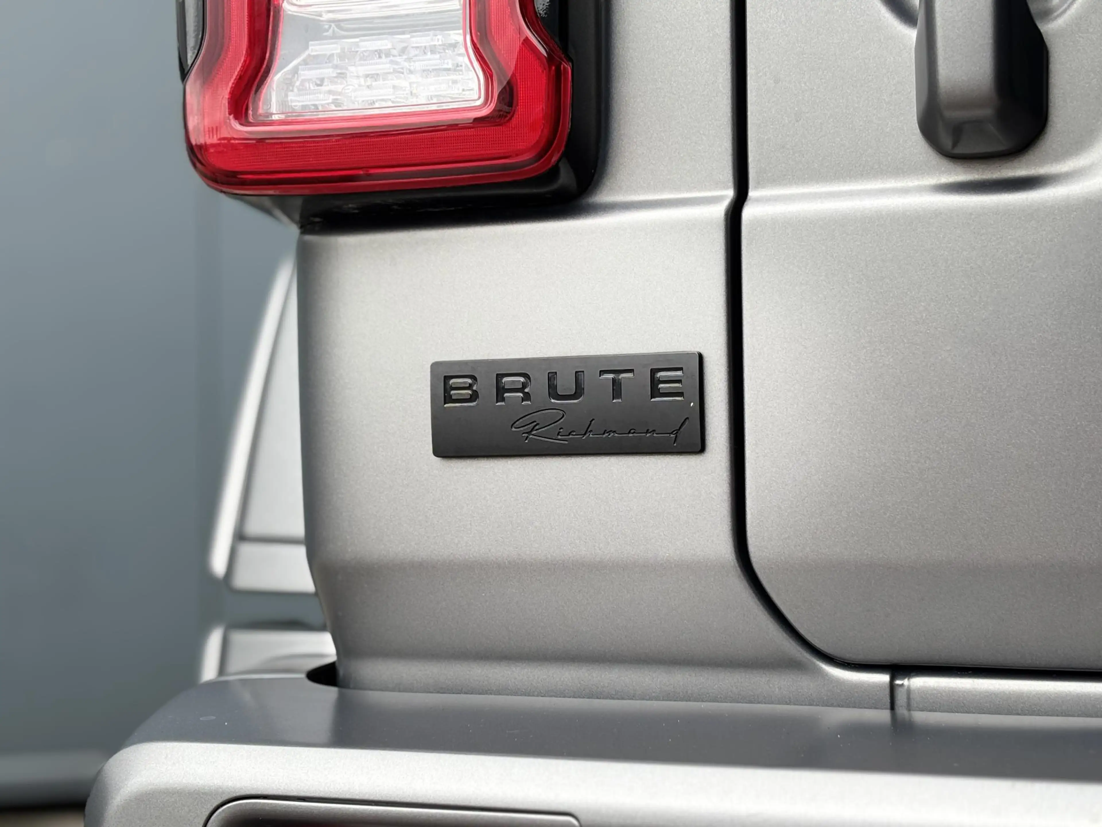 Jeep Wrangler BRUTE Sahara 4xe 380 | Lift kit | 20" | Verwarmde — photo 17