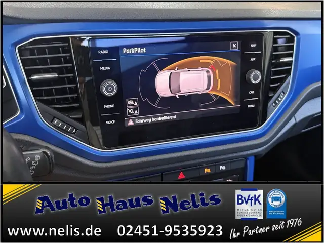 Volkswagen T-Roc view 15
