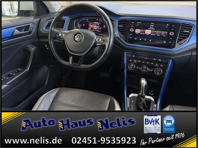 Volkswagen T-Roc view 11