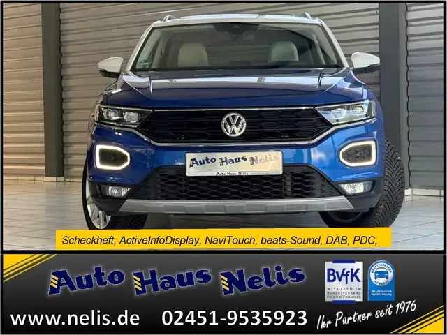 Volkswagen T-Roc view 3