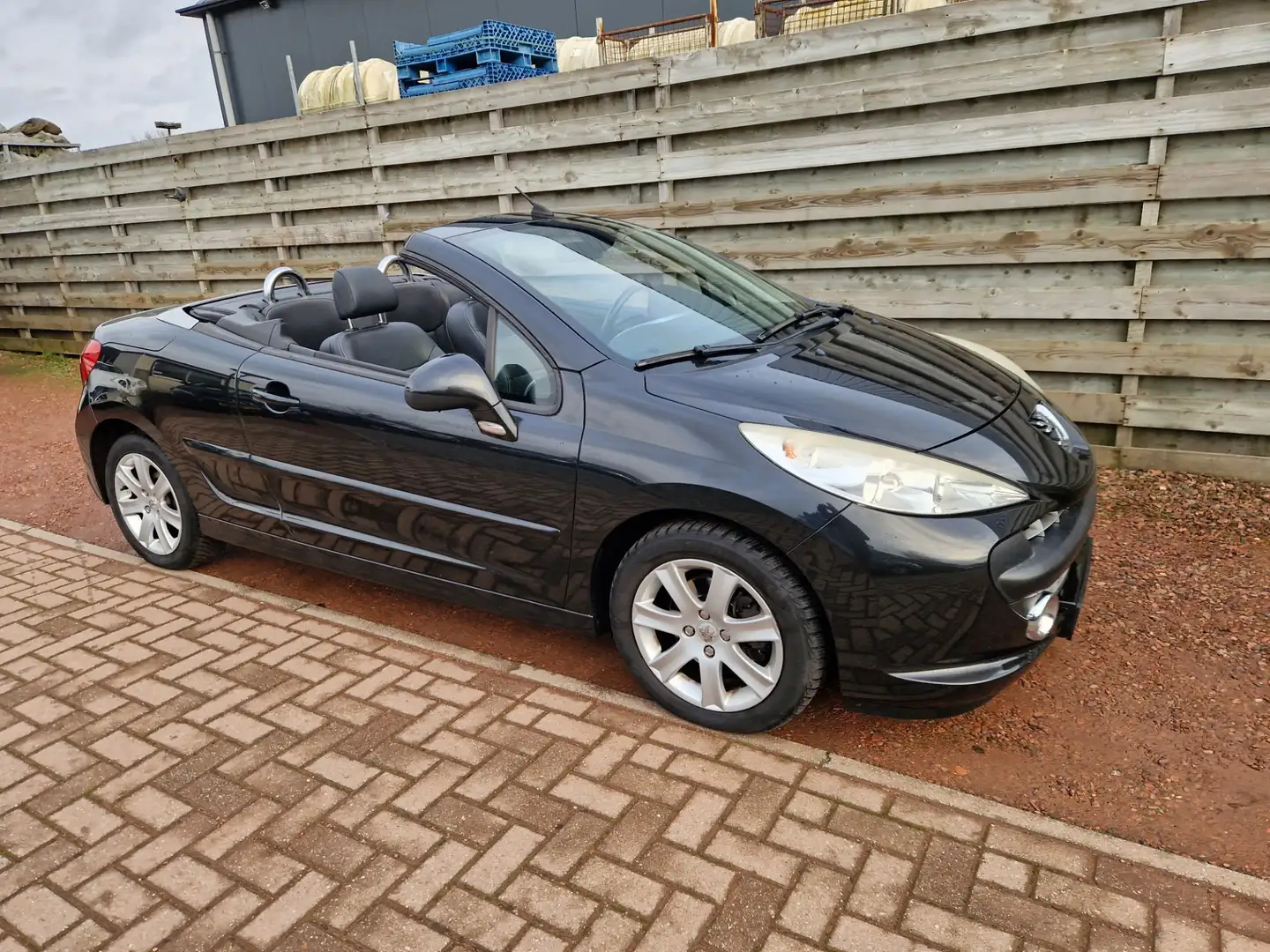 Peugeot 207 CC 1.6 VTi Zwart - 1