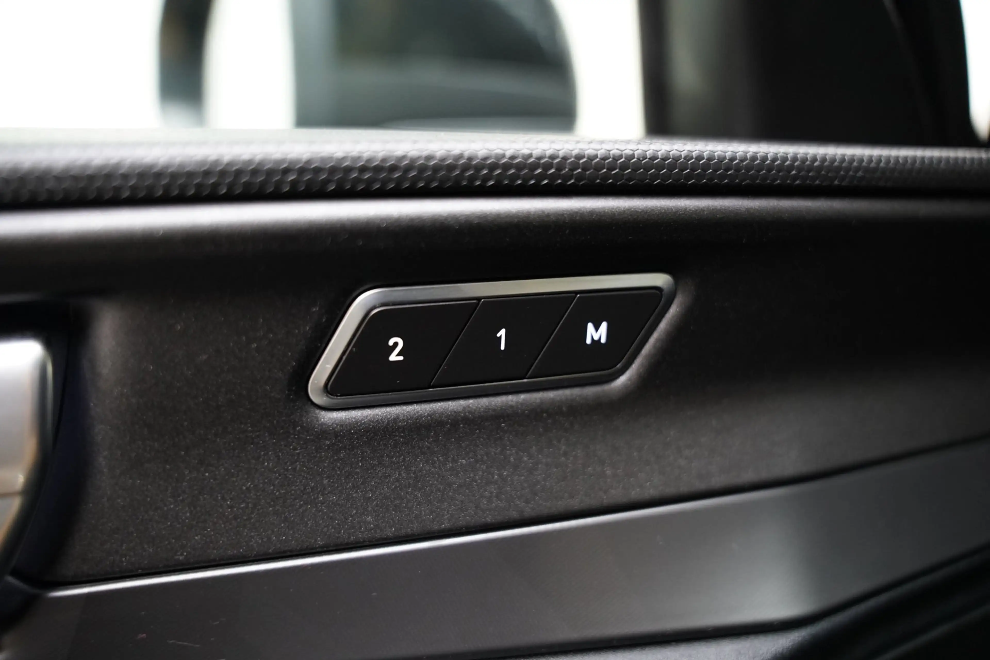 Lynk & Co 01 1.5 BLACK EDITION PANO CAM ACC SFEER MEMORY — photo 19