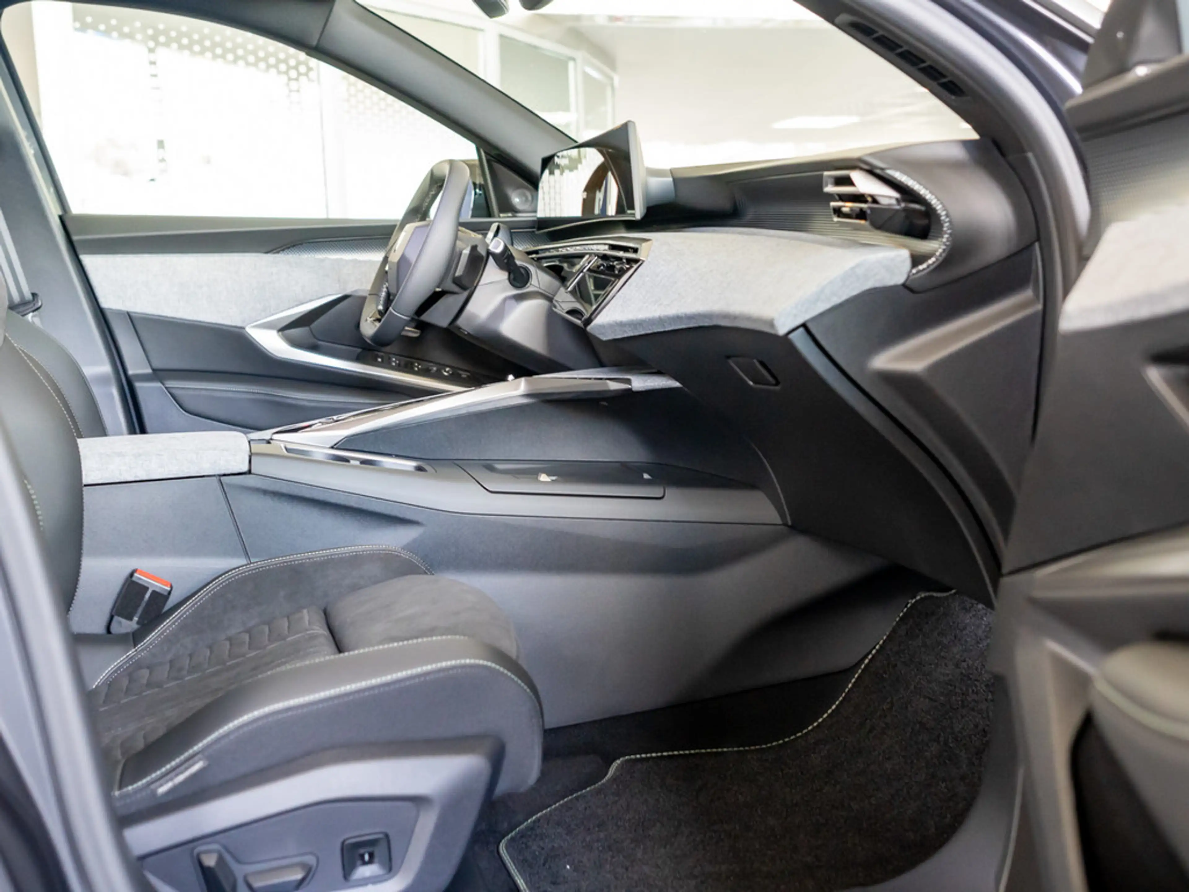 Peugeot 3008 GT EXCLUSIVE HYBRID 145 e-DSC6 AHK ACC — photo 4