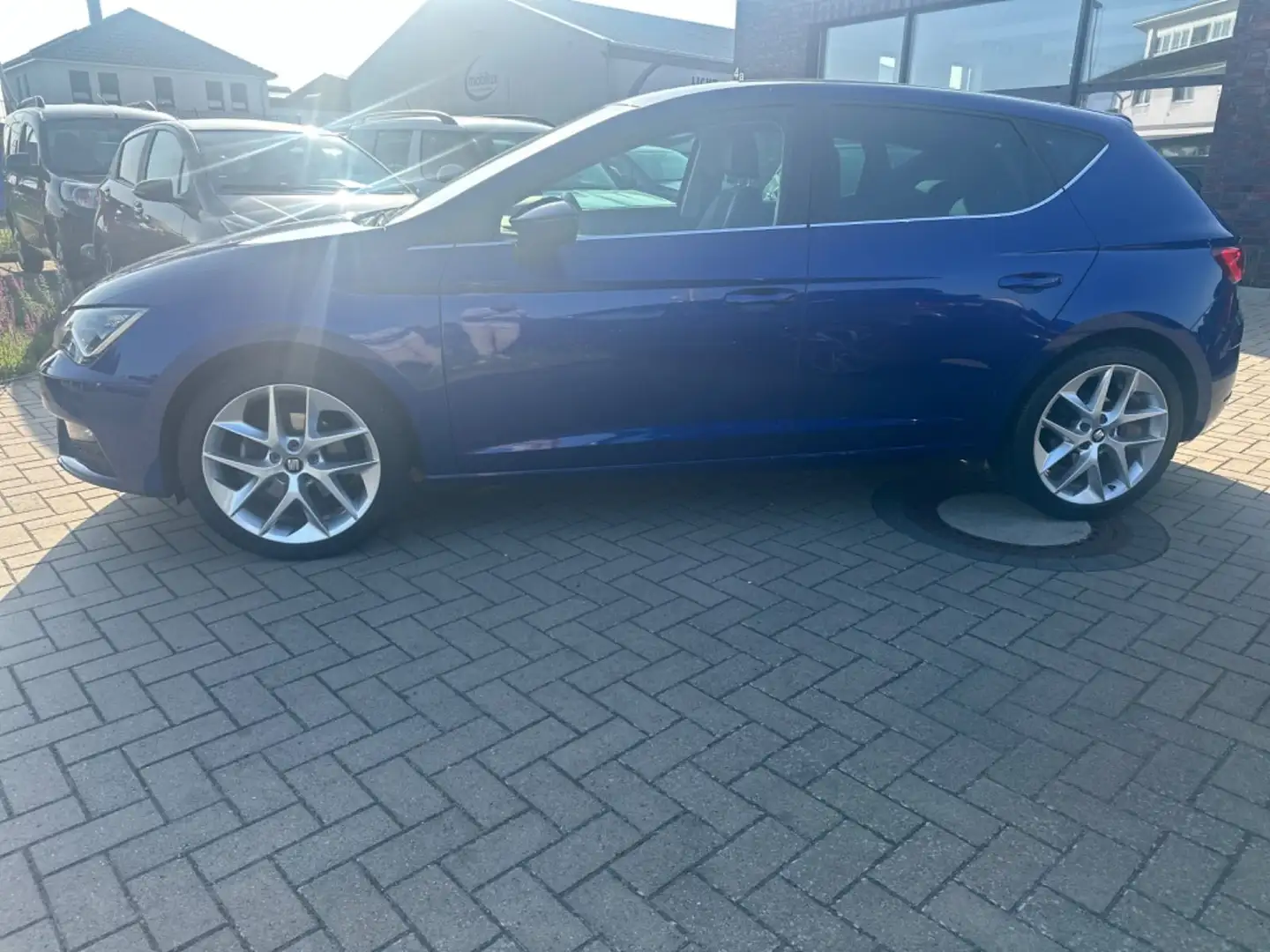 SEAT Leon Xcellence 1.4 *Tüv NEU*LED*Klima*LM-Felgen* Blau - 2