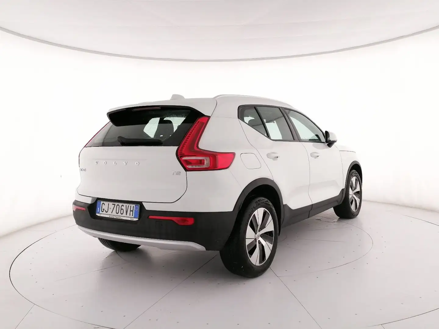 Volvo XC40 1.5 t2 Momentum auto my21 Bianco - 2