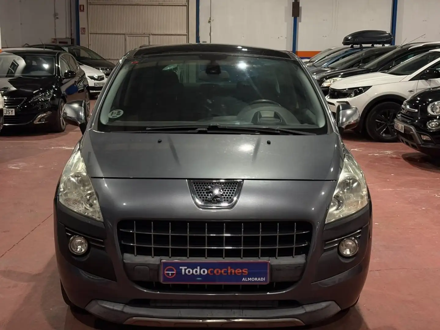Peugeot 3008 Active 1.6 HDI 112 FAP Gris - 2