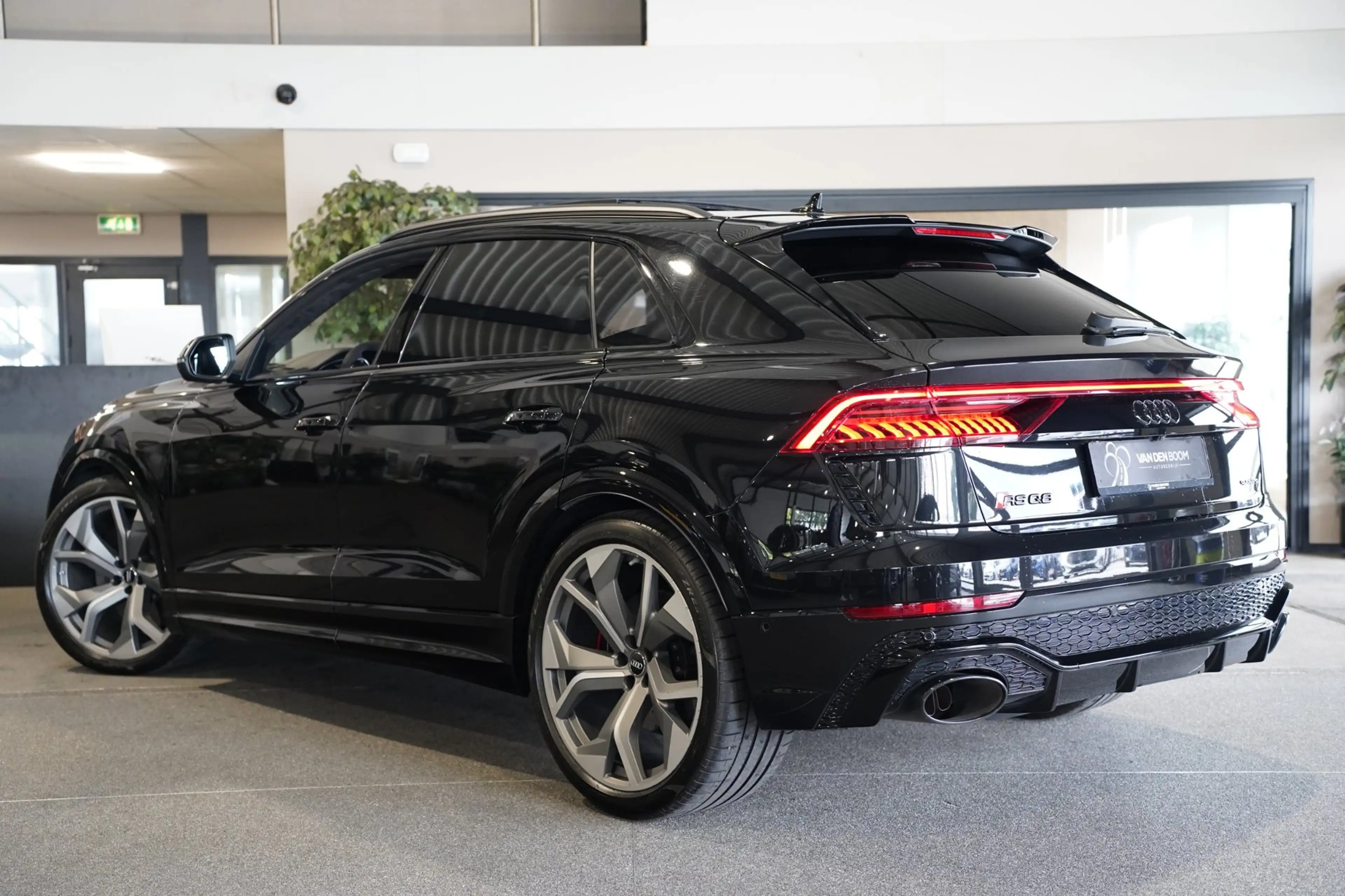 Audi RS Q8 4.0 TFSI Q8 quattro Pano Ceramic Leder B&O 360Cam — photo 6