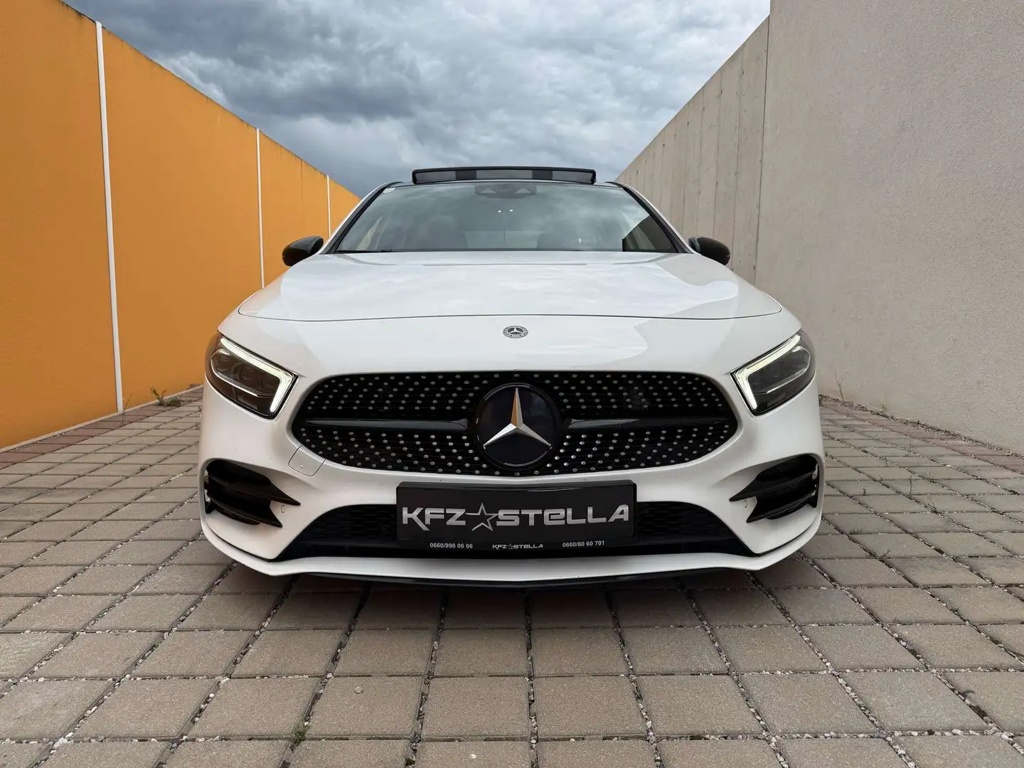 Mercedes-Benz A 250 AMG Line / Pano / Ambiente / Multibeam LED / Night Weiß - 2