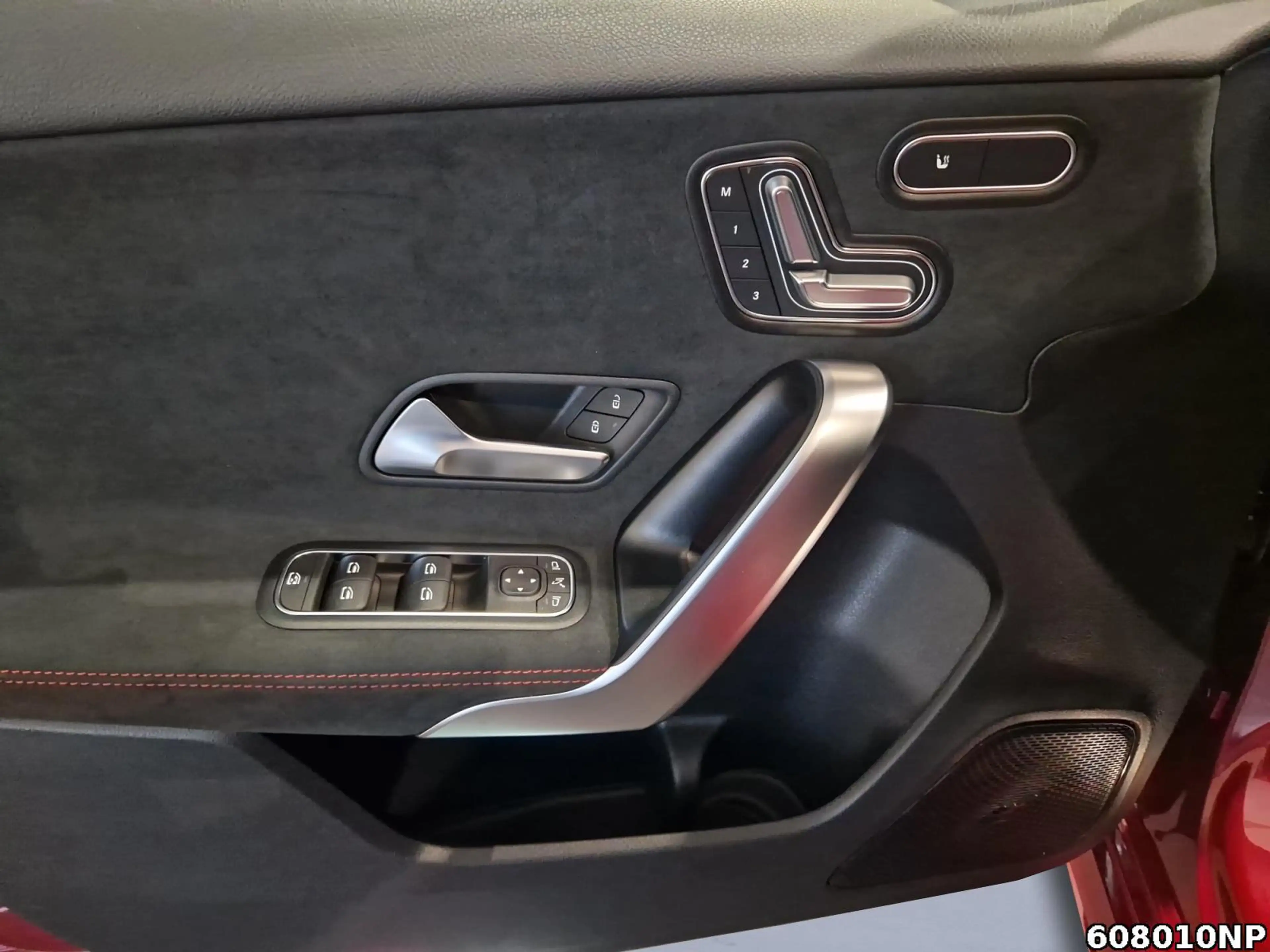 Mercedes-Benz A 180 AMG 360° Memory Pano HUD Multibeam 19"LM — photo 14