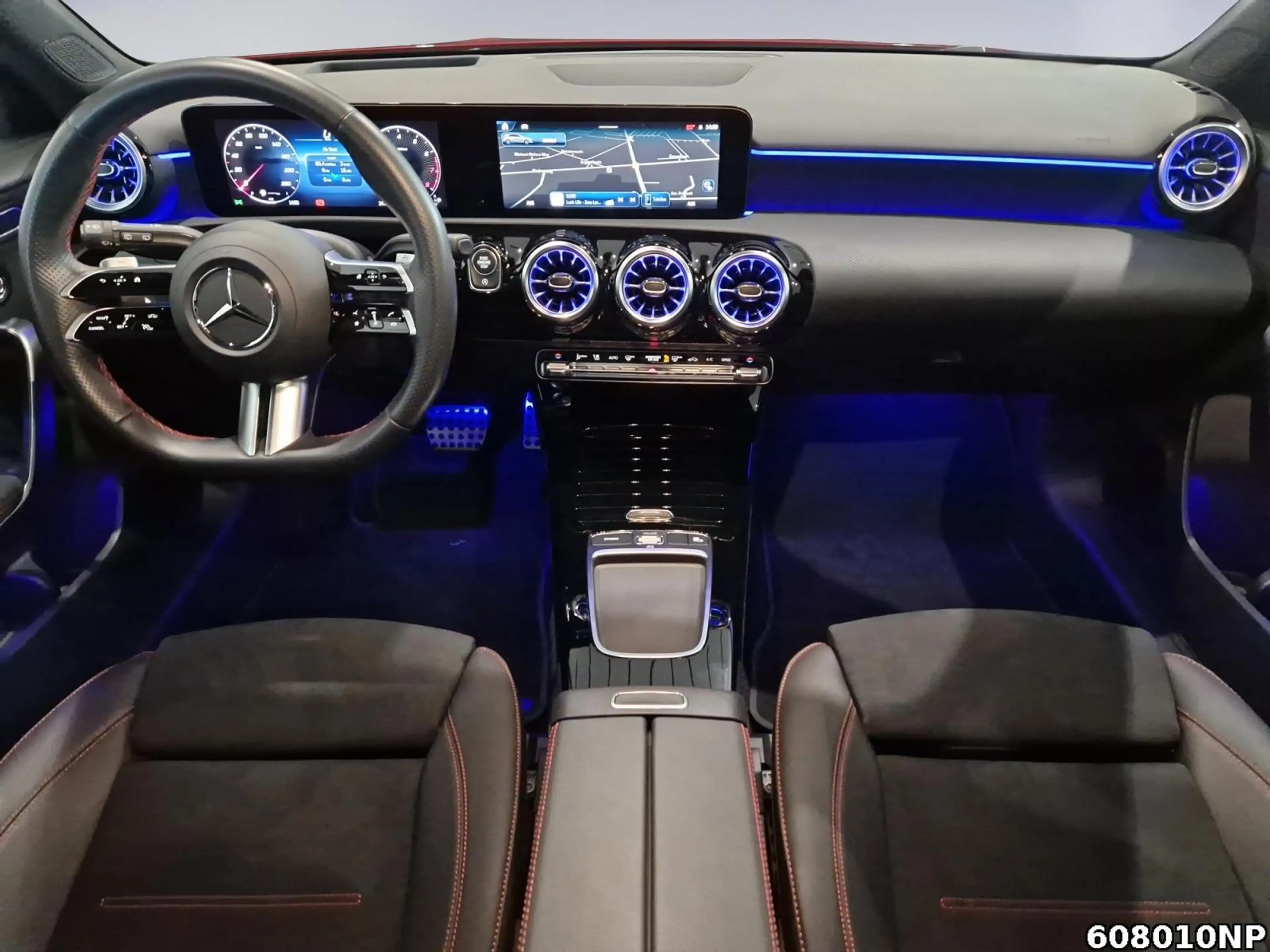 Mercedes-Benz A 180 AMG 360° Memory Pano HUD Multibeam 19"LM — photo 8