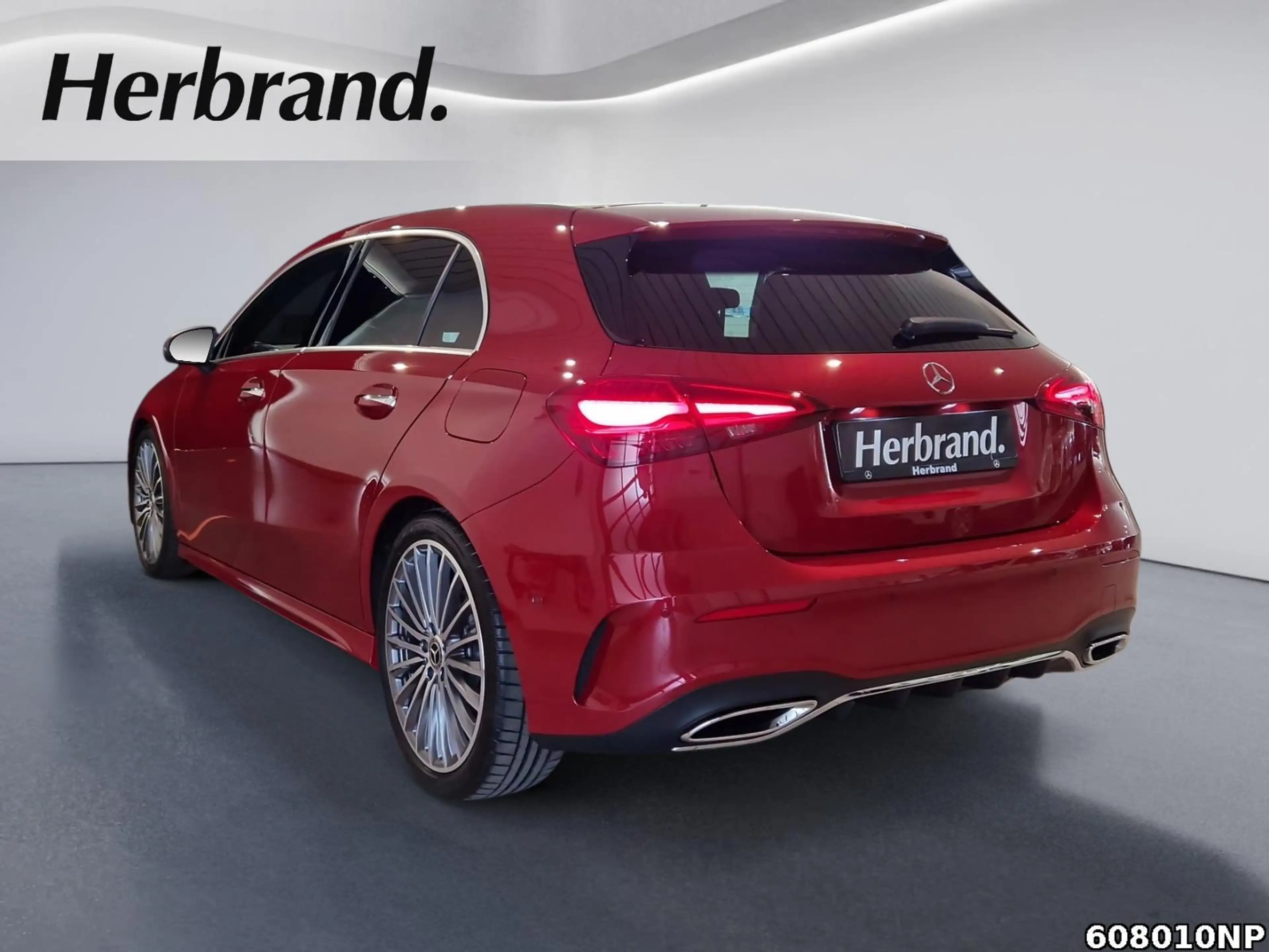 Mercedes-Benz A 180 AMG 360° Memory Pano HUD Multibeam 19"LM — photo 4