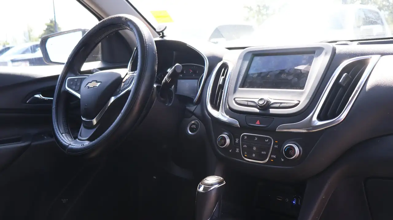 Chevrolet Equinox photo Chevrolet Equinox