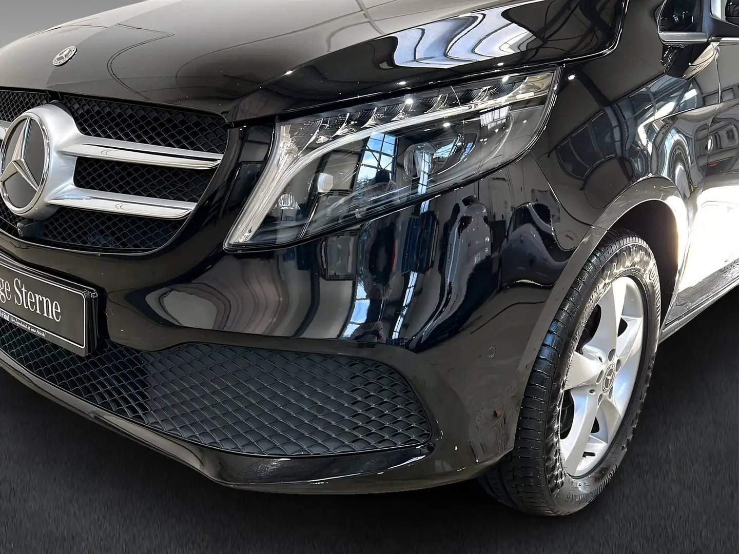 Mercedes-Benz V 300 d Kompakt AVANTGARDE+DISTRO+Burme+AHK+360° Schwarz - 2