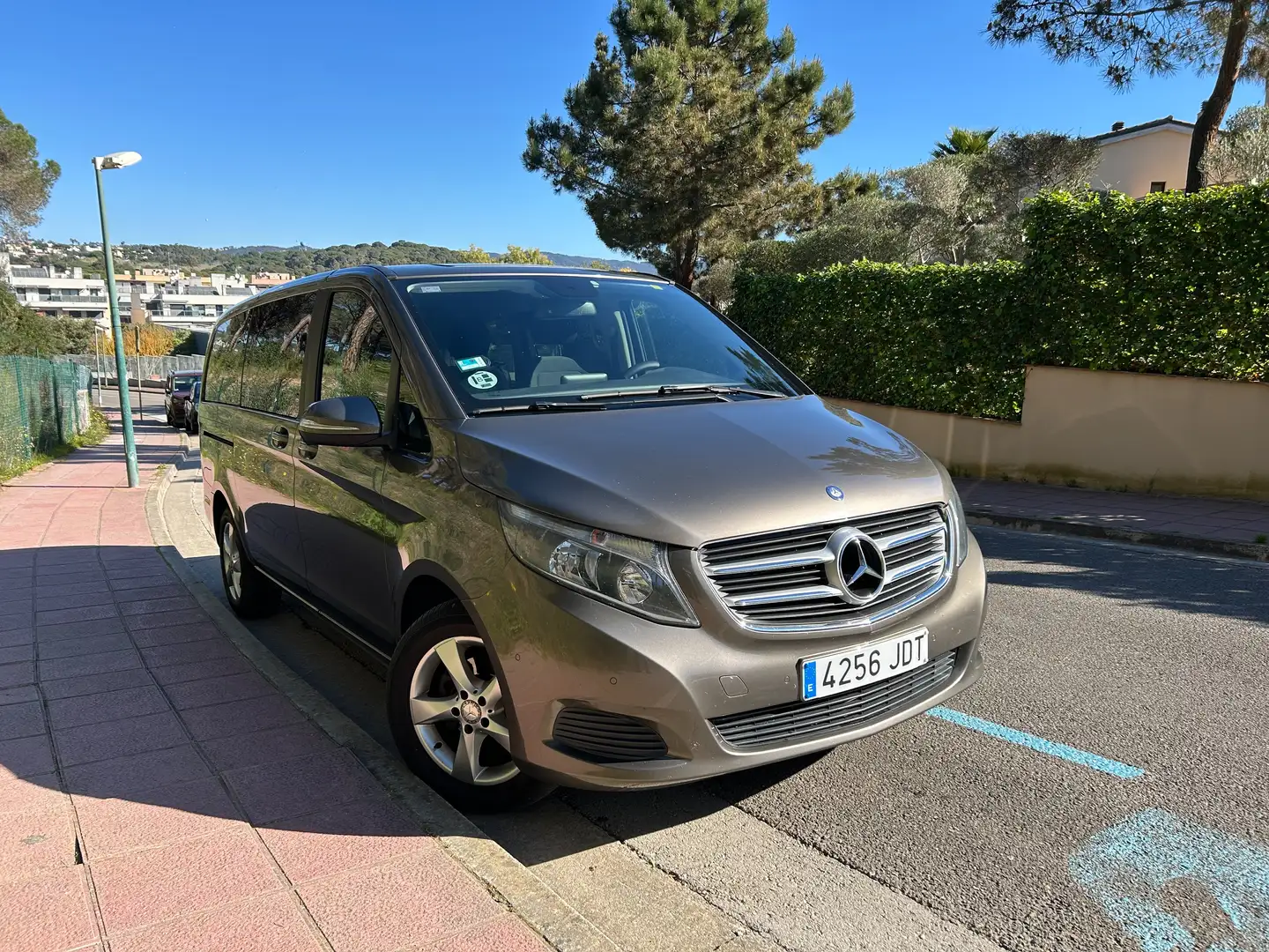 Mercedes-Benz V 220 V 220CDI Extralargo Avantgarde 7GT Avantgarde Gris - 1