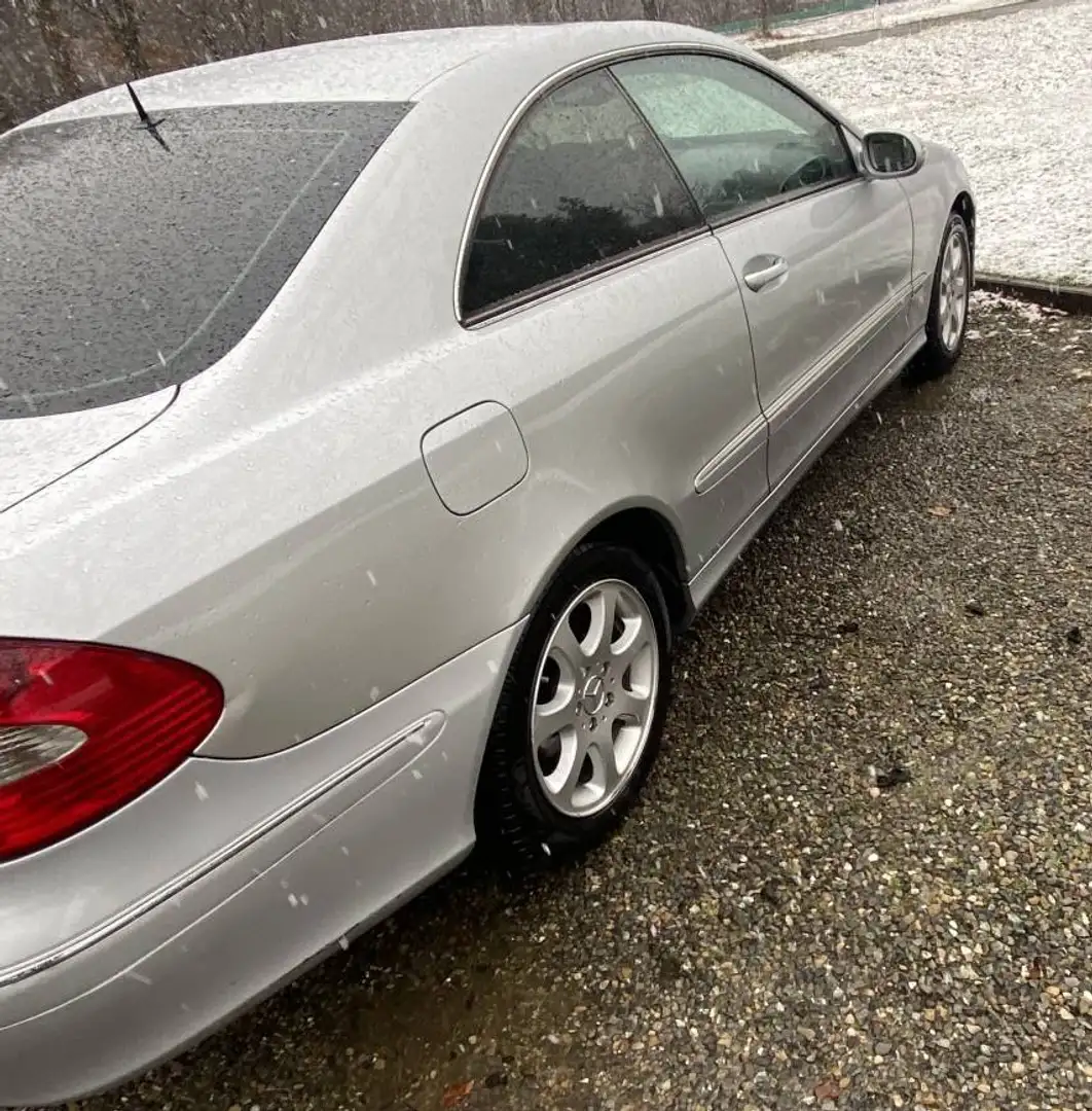 Mercedes-Benz CLK 220 CDI Elegance Automatik Silber - 2