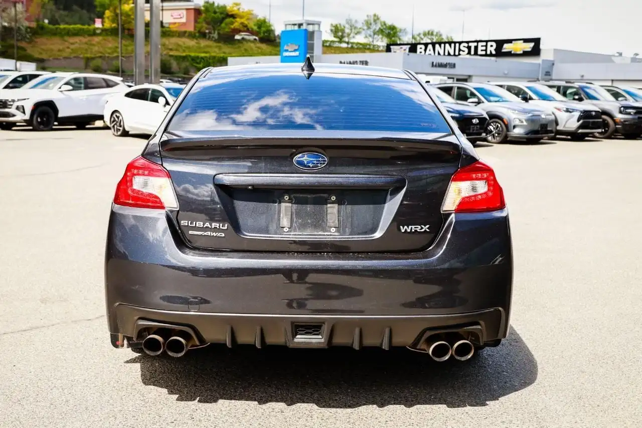 Subaru WRX снимка Subaru WRX