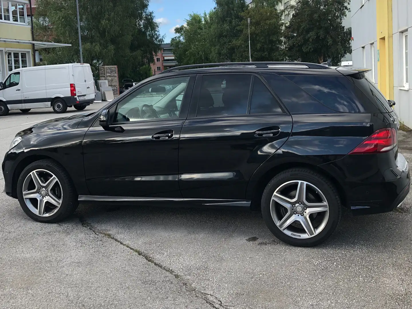 Mercedes-Benz GLE 350 d 4Matic Aut. Schwarz - 2
