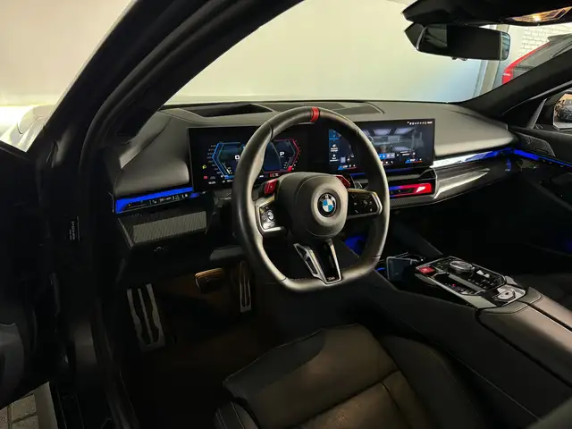 BMW M5 view 5