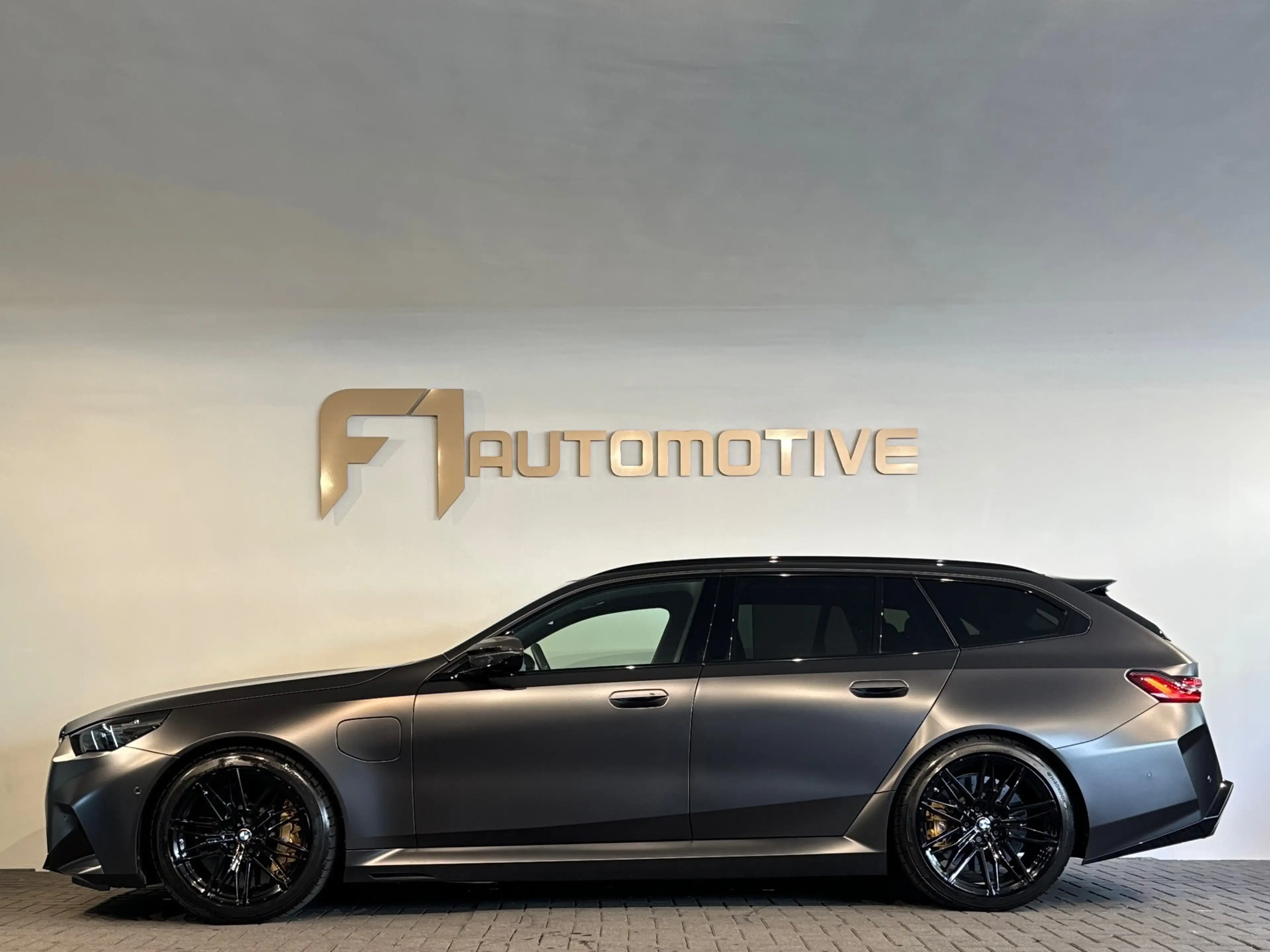BMW M5 5-serie Touring Pano|Ceramic|B&W|HuD|Carbon|M Driv — photo 10