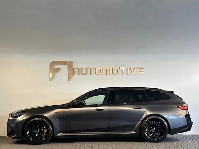 BMW M5 view 10