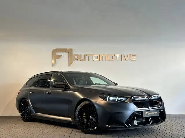 BMW M5 view 7