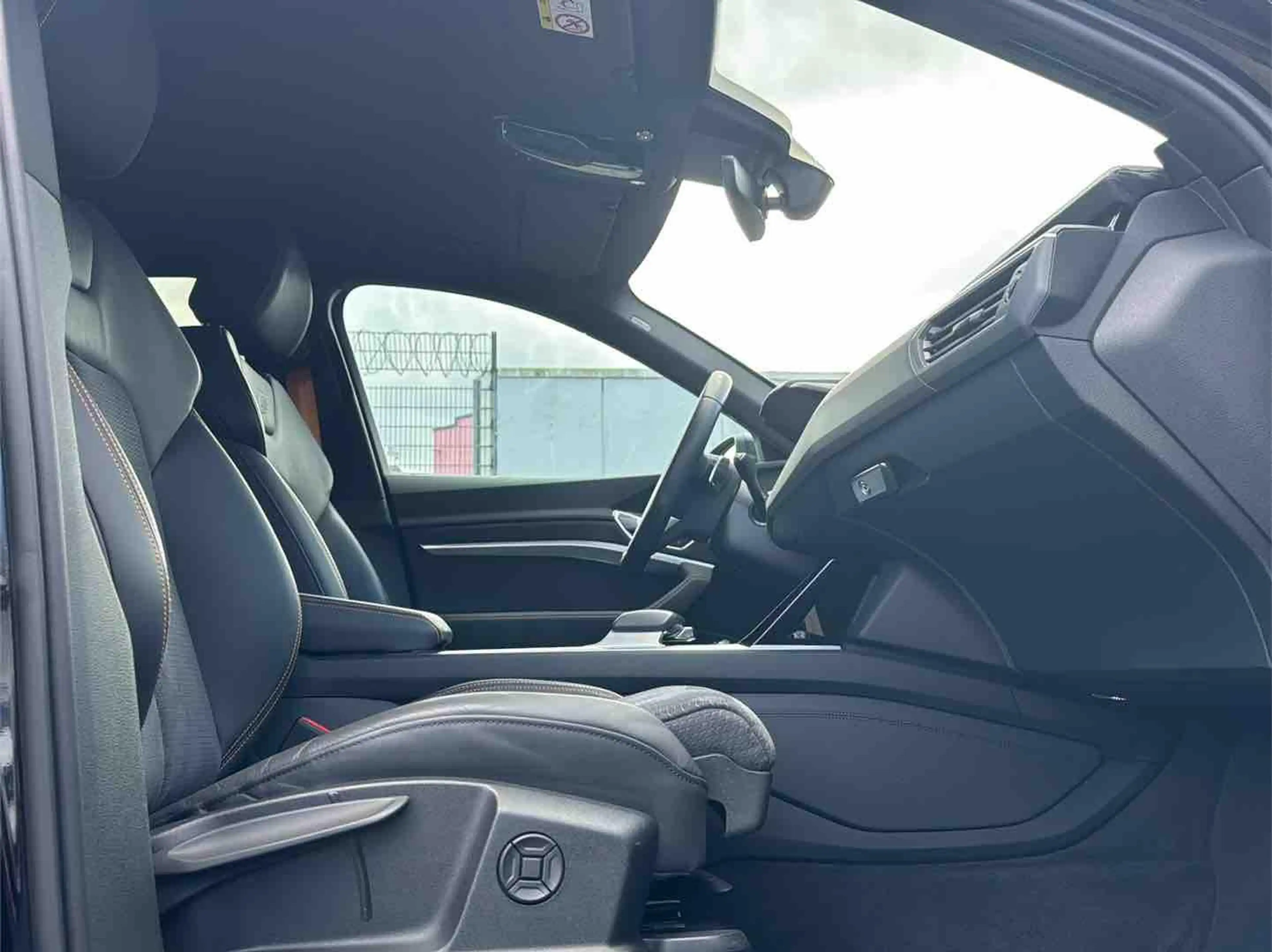 Audi e-tron 55 2x S line BLACK EDITION AHK HuD KAMERA — photo 15