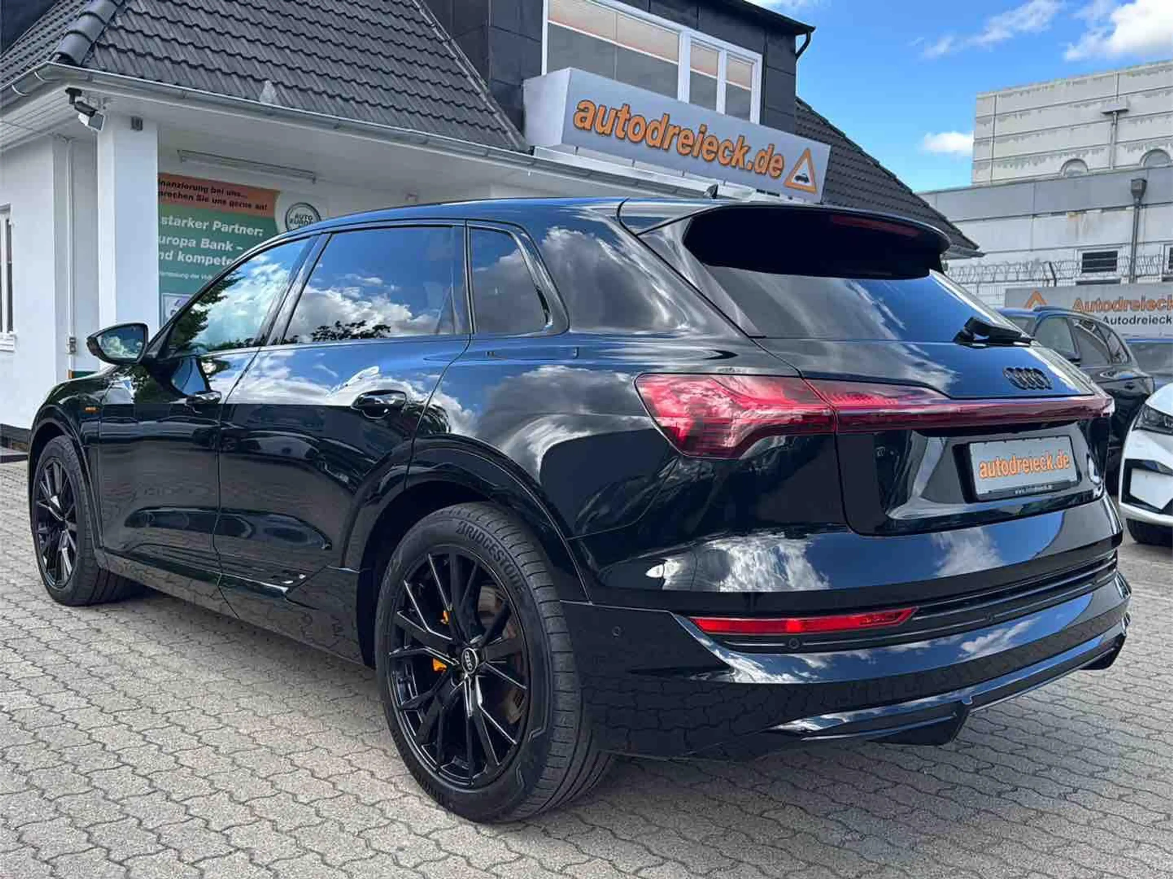 Audi e-tron 55 2x S line BLACK EDITION AHK HuD KAMERA — photo 11
