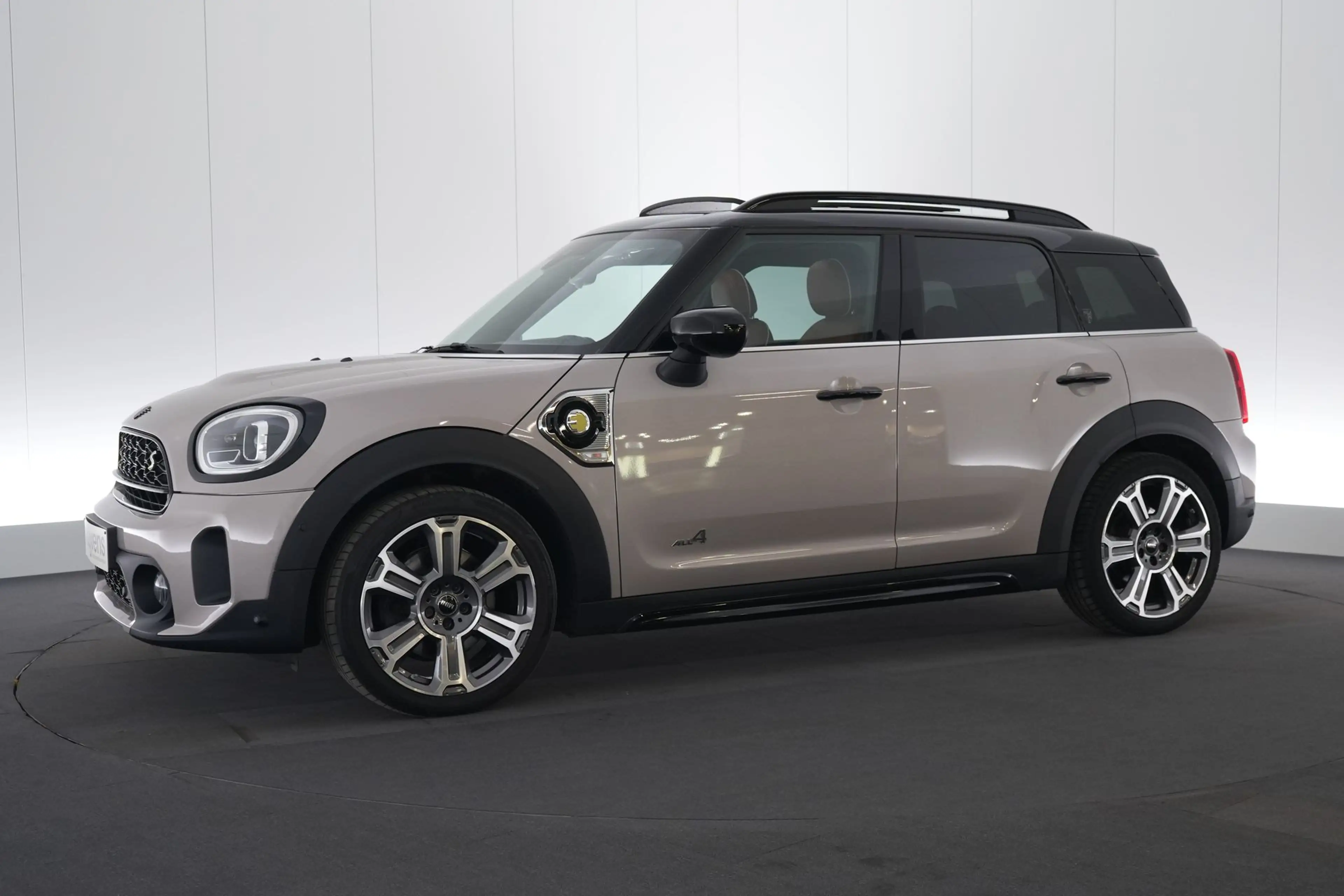 MINI Cooper S Countryman 1.5 PHEV ALL4 Mini Yours LEDER/CUIR LED GPS PDC CA — photo 12