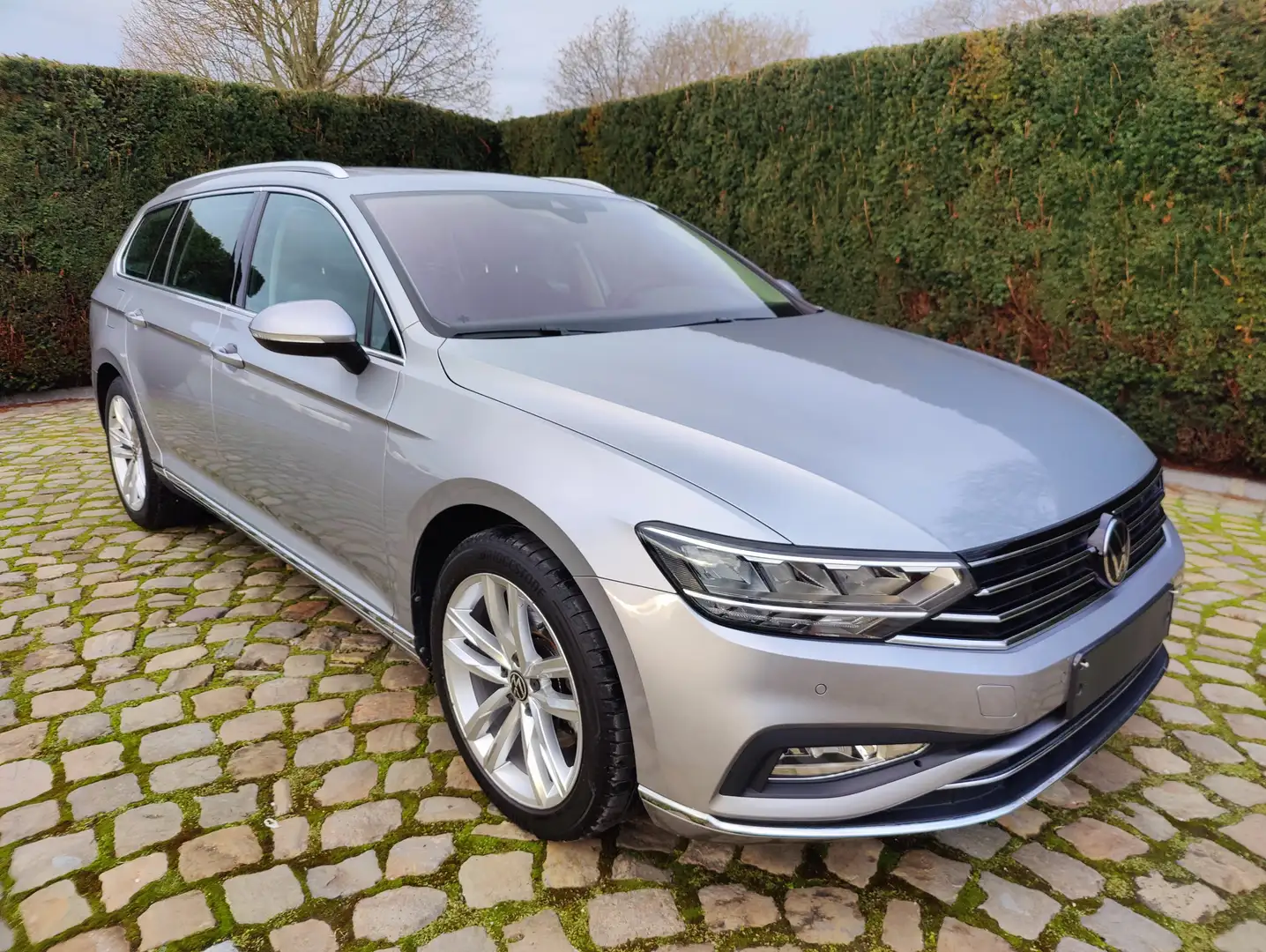 Volkswagen Passat Variant SW 1.5 TSI Elegance Business OPF DSG(EU6AP) Zilver - 1
