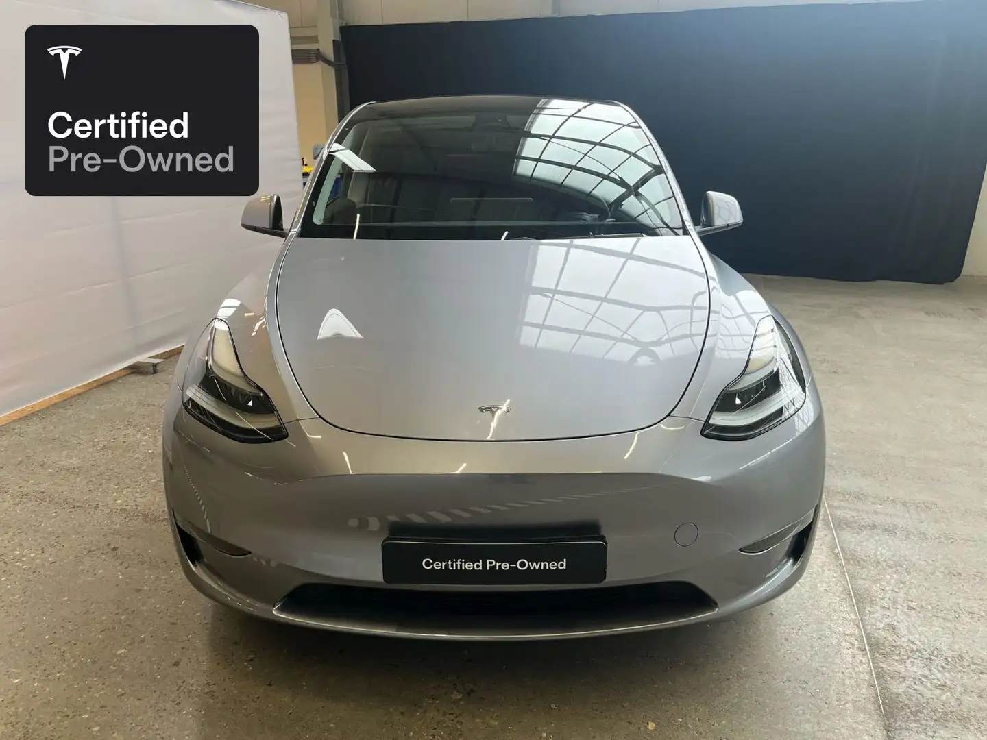Tesla Model Y Long Range AWD “Certified Pre-Owned” Silber - 2