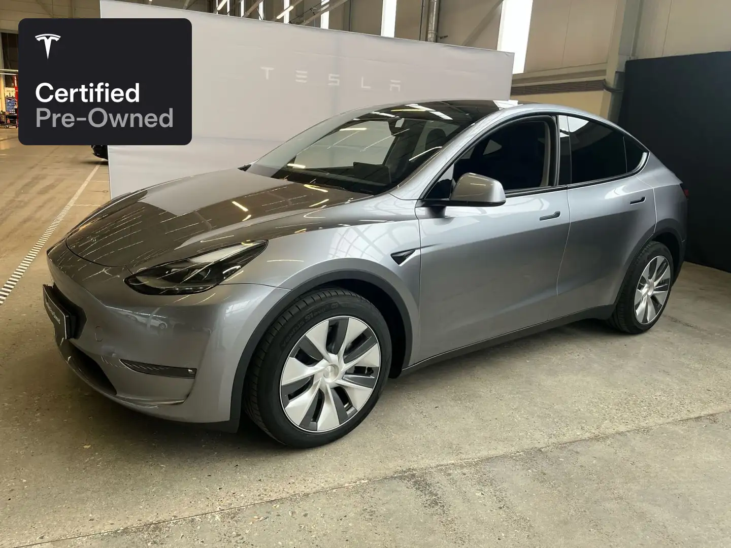 Tesla Model Y Long Range AWD “Certified Pre-Owned” Silber - 1