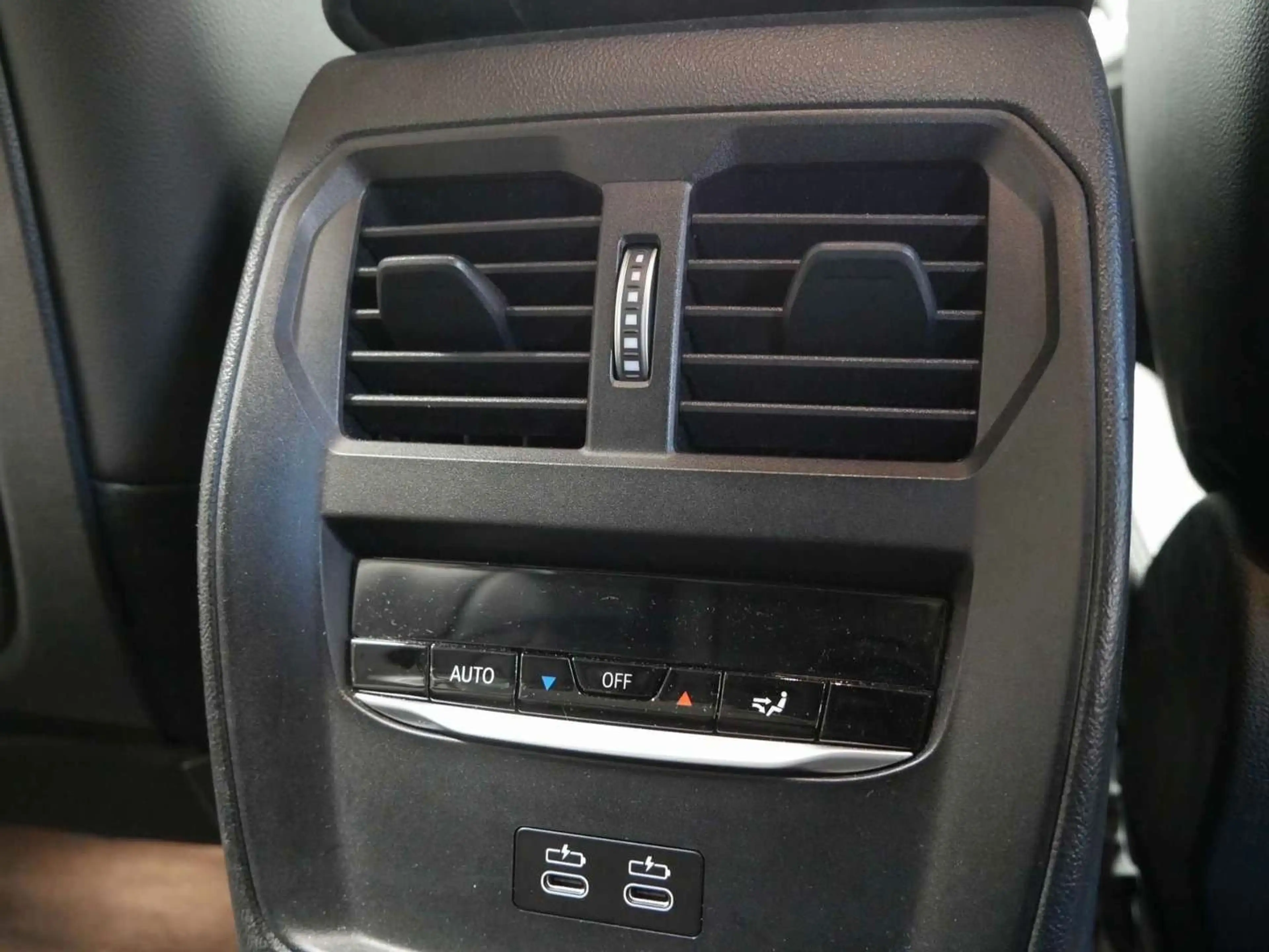 BMW 318 d Limousine /Standheizung / Lenkradheizung — photo 7
