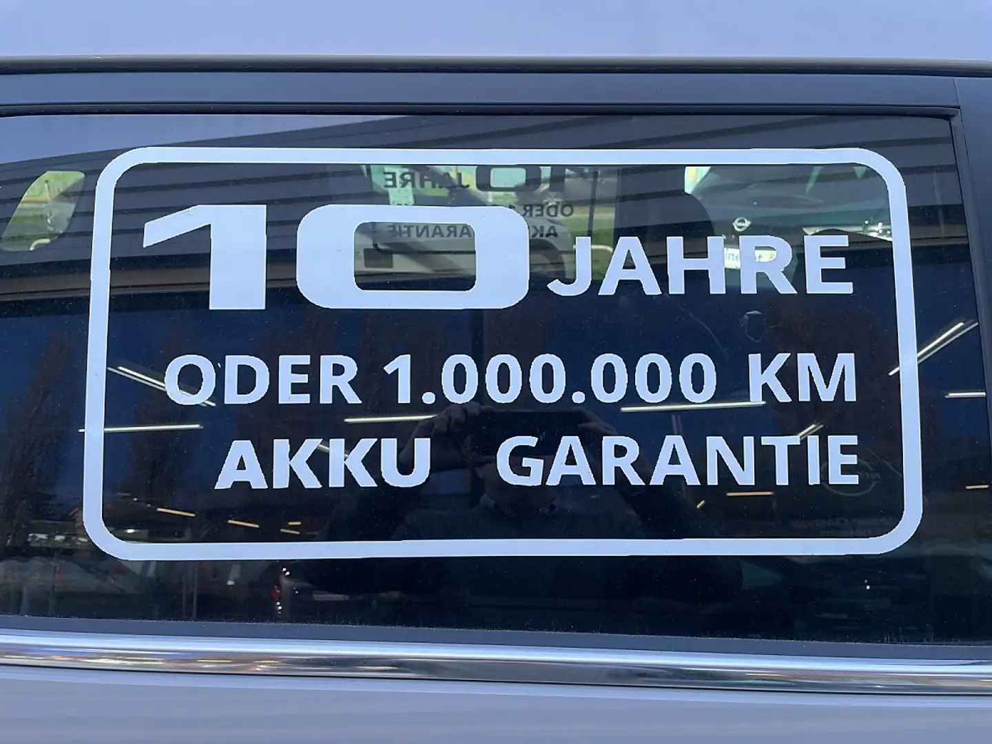 KGM Torres EVX Premium     € 34.992,- excl. Mwst. Braun - 2