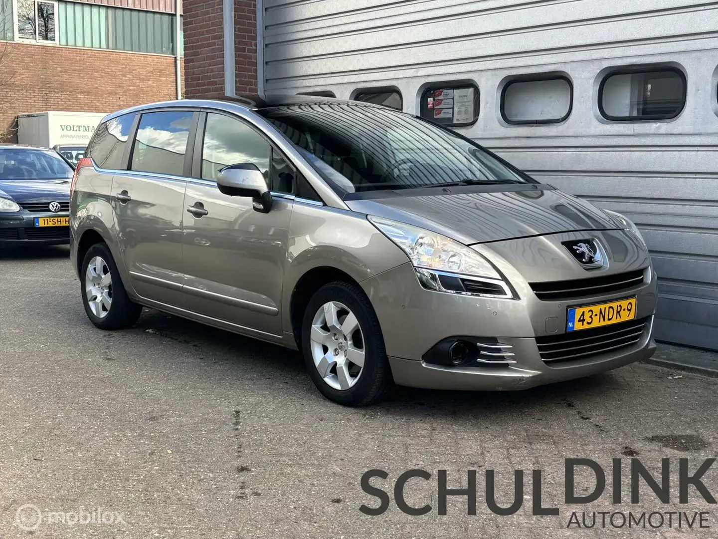 Peugeot 5008 1.6 Blue Lease Executive 7 PERSOONS|TREKHAAK Grijs - 2