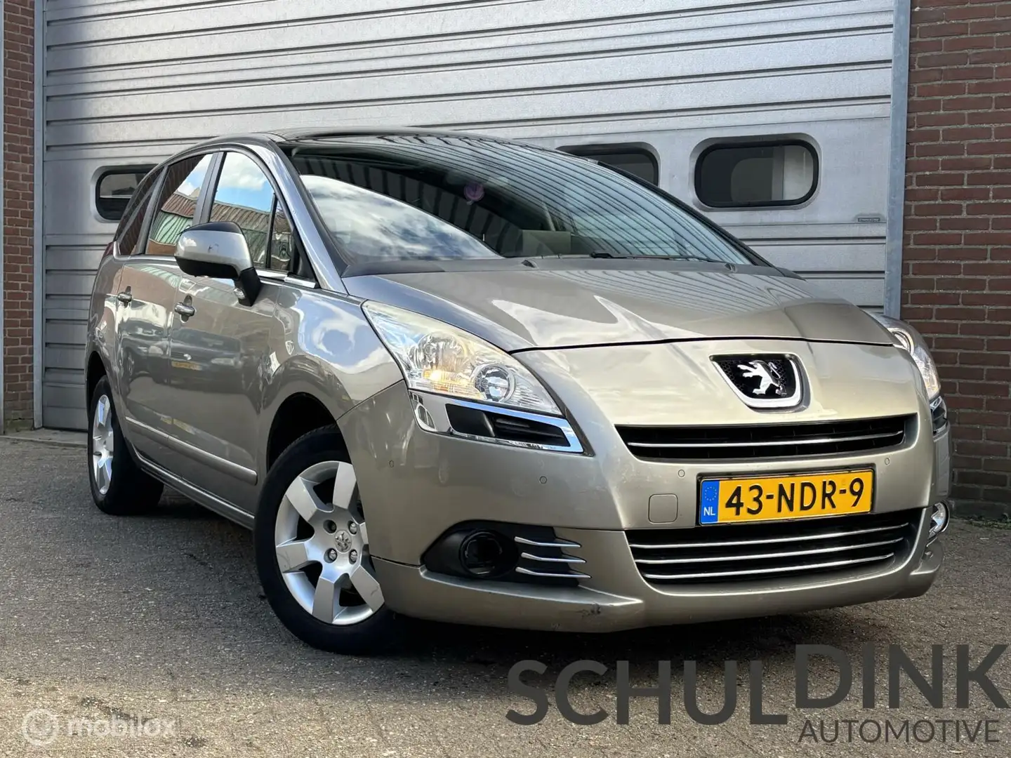 Peugeot 5008 1.6 Blue Lease Executive 7 PERSOONS|TREKHAAK Grijs - 1