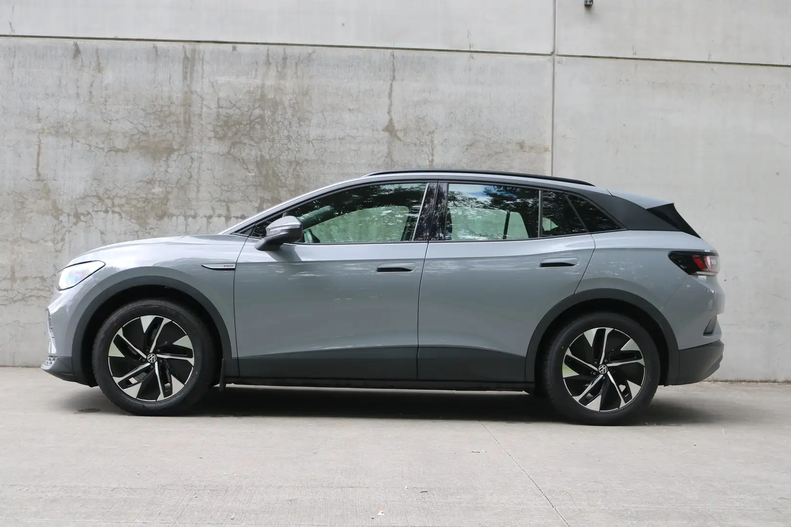 Volkswagen ID.4 77 kWh Pro Life KEYLESS - WARMTEPOMP - TREKHAAK Grijs - 2